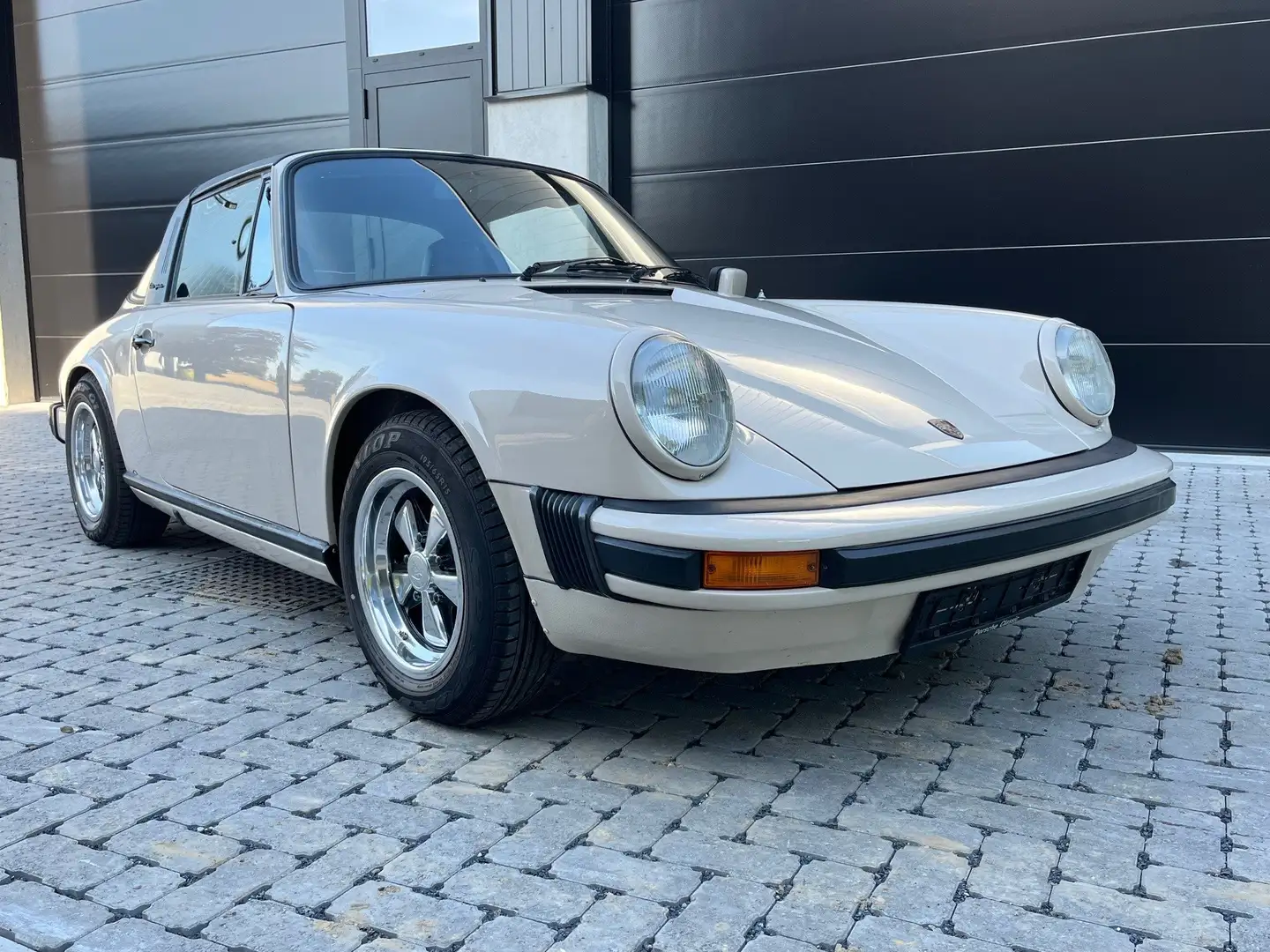 Porsche 911 2.7 S Targa Beige - 1