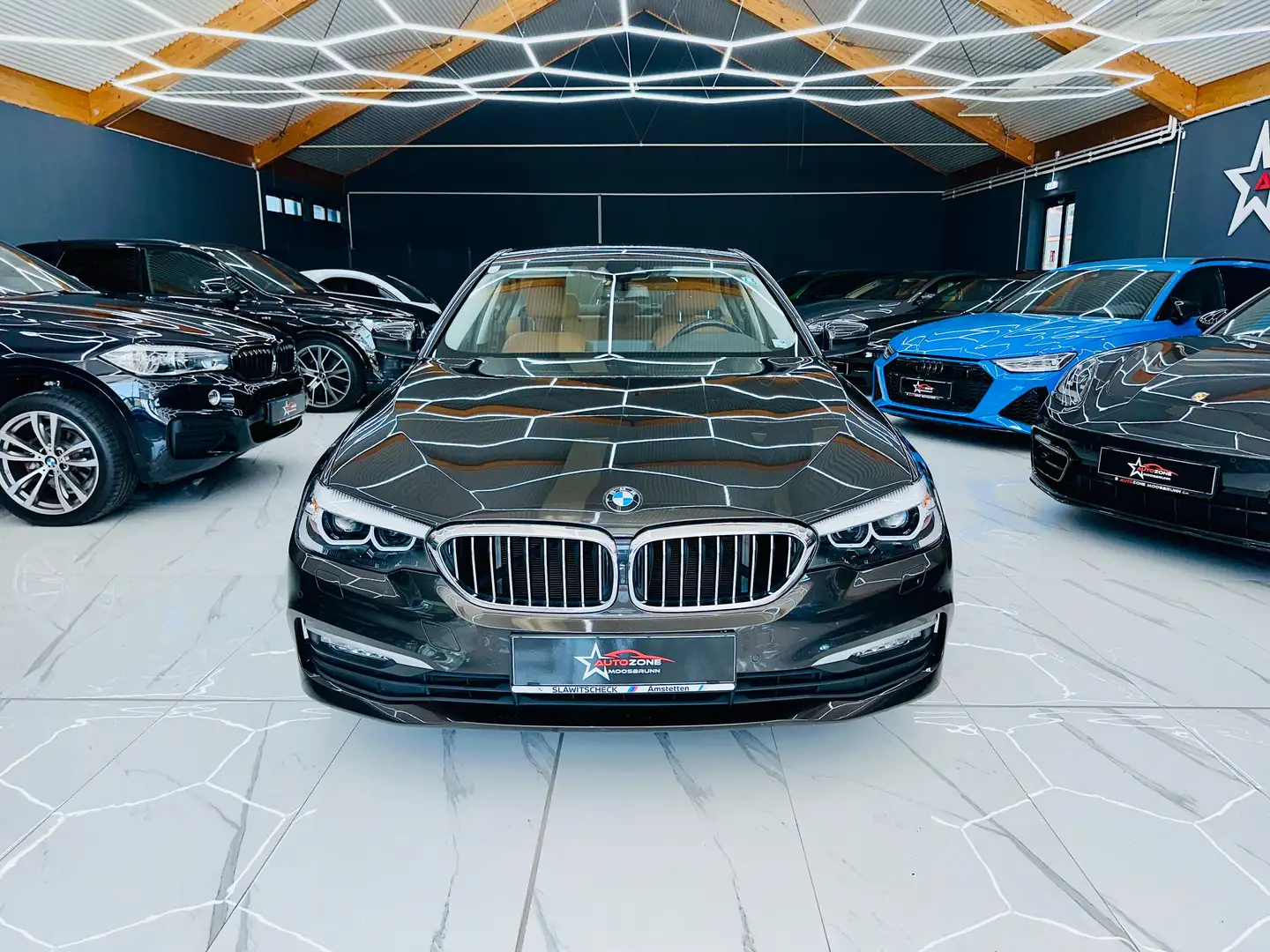 BMW 530 530 i xDrive  JATOBA METALLIC Grigio - 2