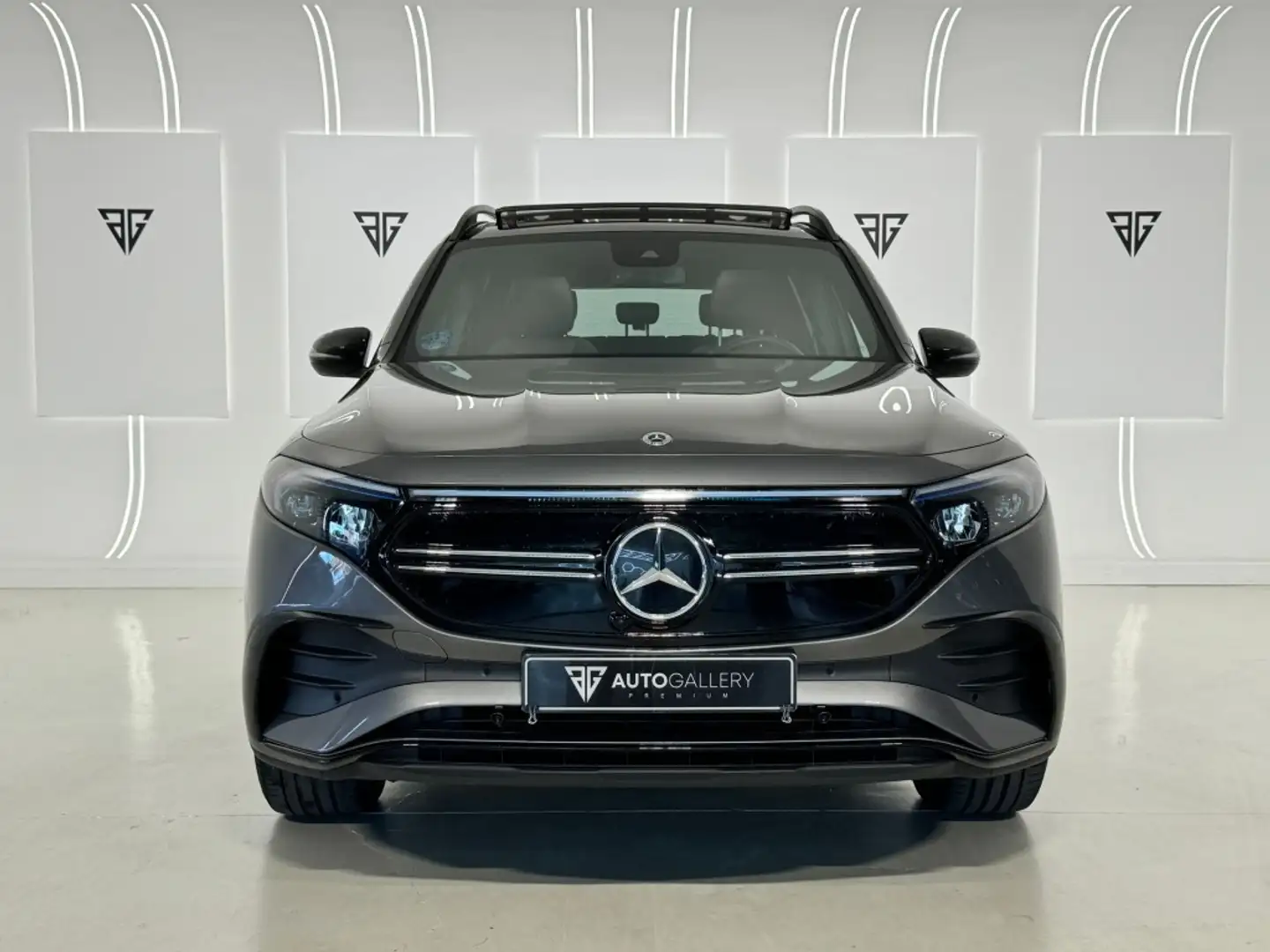 Mercedes-Benz EQB 300 4Matic Gris - 2