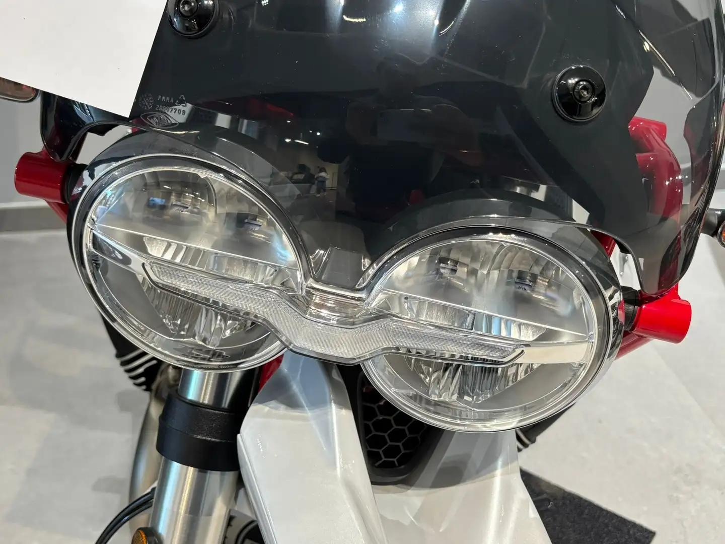 Moto Guzzi V 85 EVOCATIVE Blanc - 2