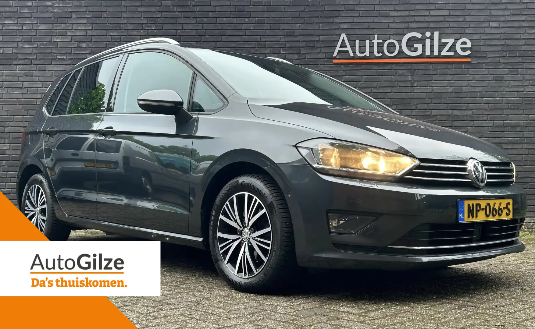 Volkswagen Golf Sportsvan 1.4 TSI Allstar Automaat l Navigatie l Cruise Cont Zwart - 1