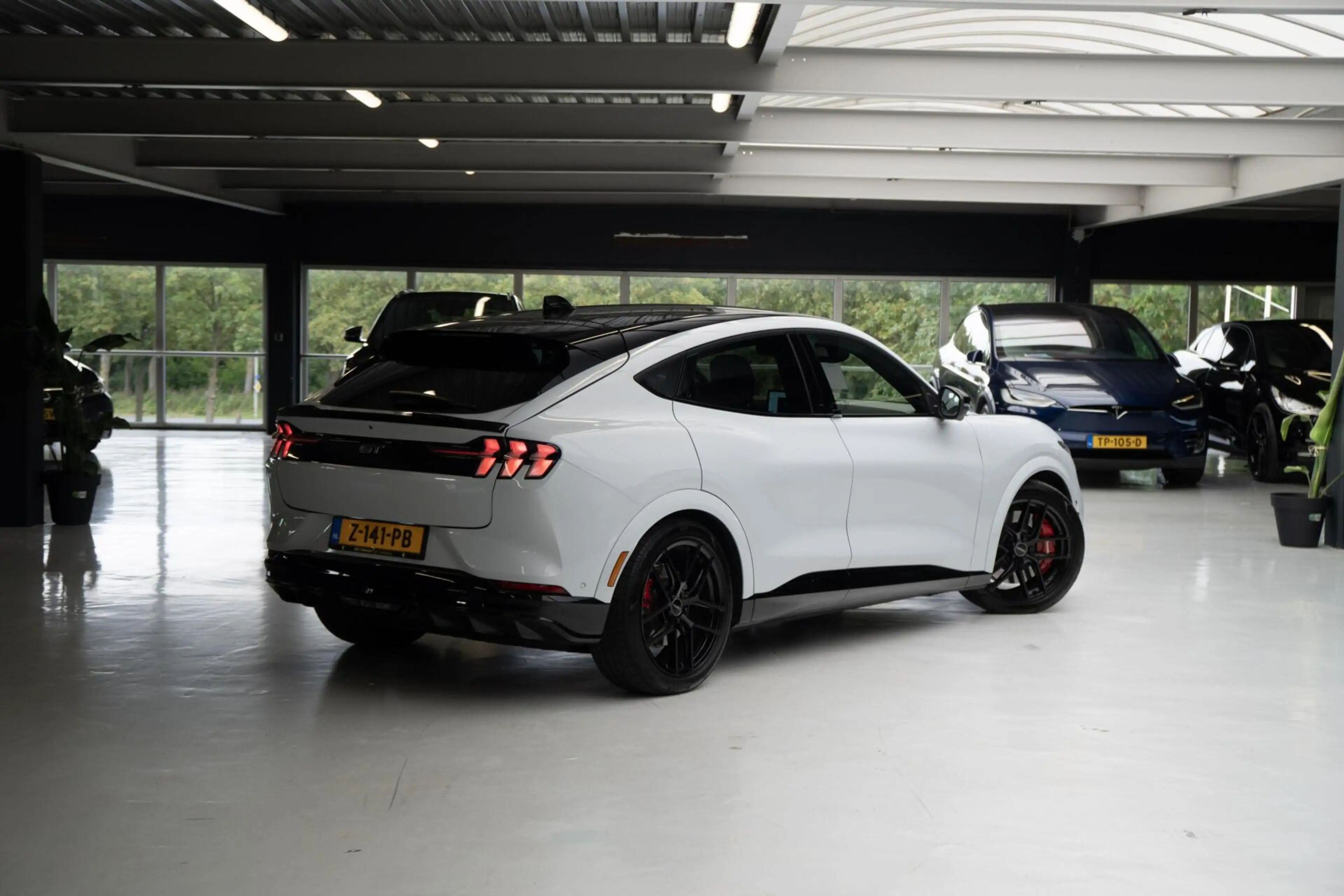 Ford Mustang Mach-E GT Extended AWD 98 kWh | SOH 98% | Leder — photo 14
