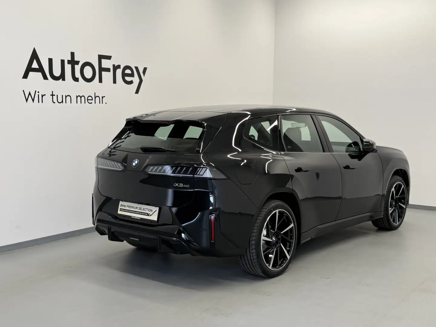 BMW iX3 40 sDrive Schwarz - 2
