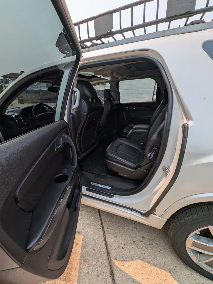 GMC Acadia снимка GMC Acadia