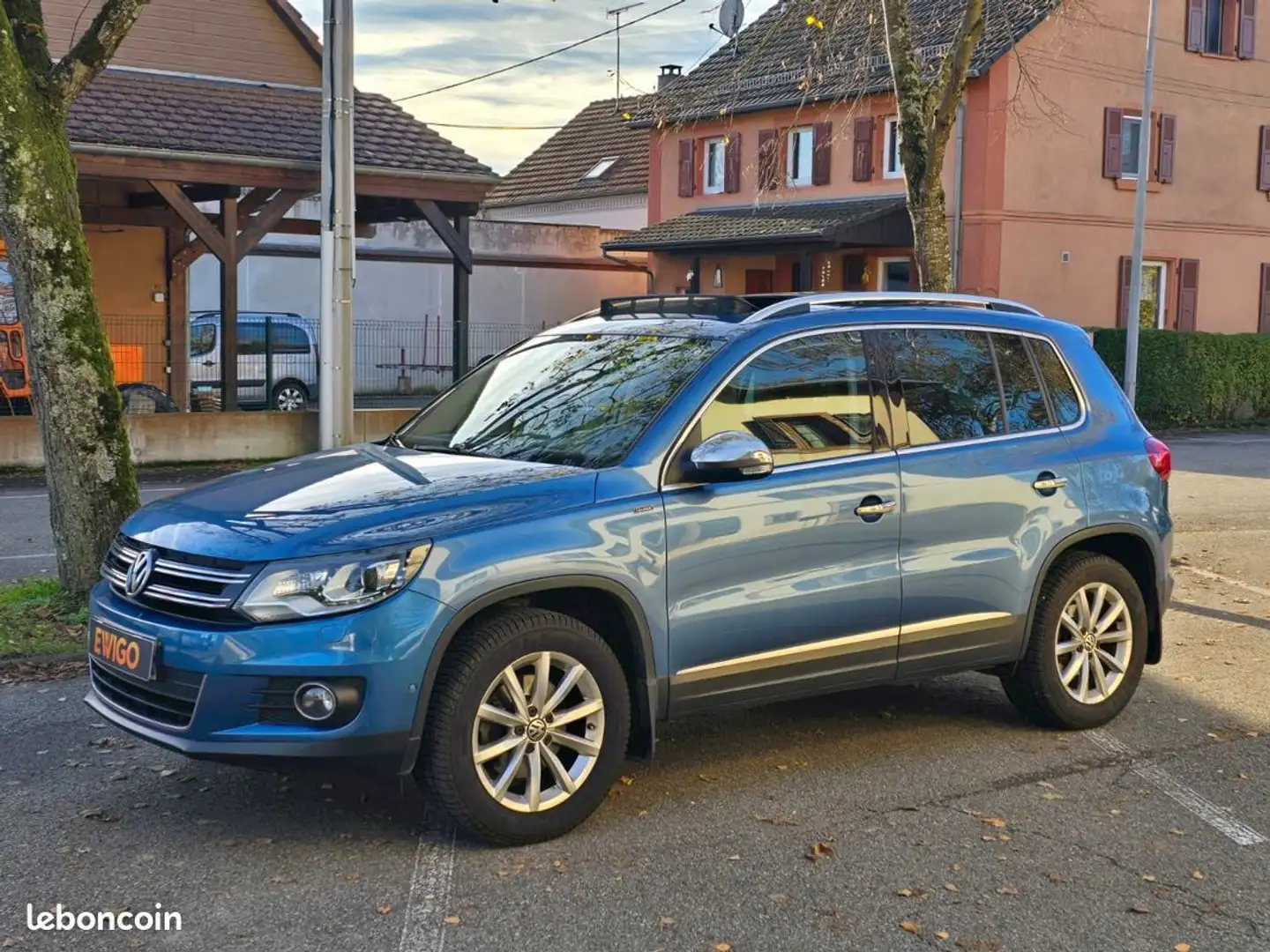 Volkswagen Tiguan 2.0 tdi 150ch 4motion lounge + attelage Blau - 1