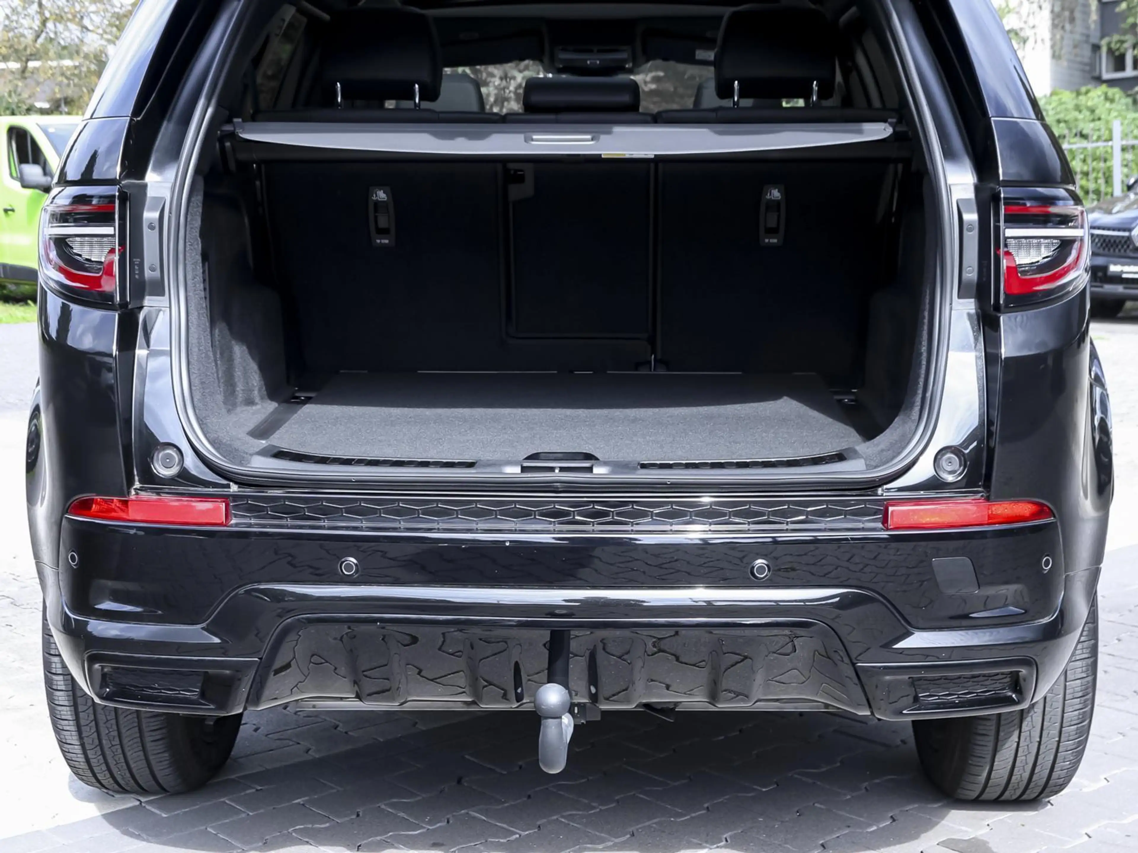 Land Rover Discovery Sport P250 R-Dyn SE BLACK-PACK PANO — photo 11