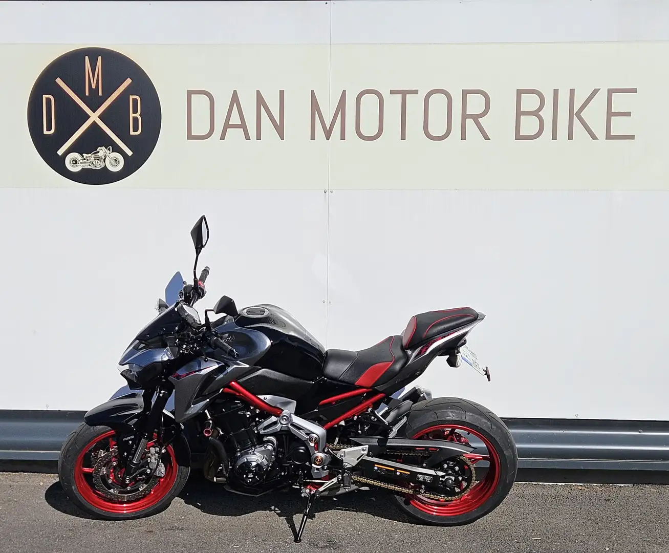 Kawasaki Z 900 Gris - 1