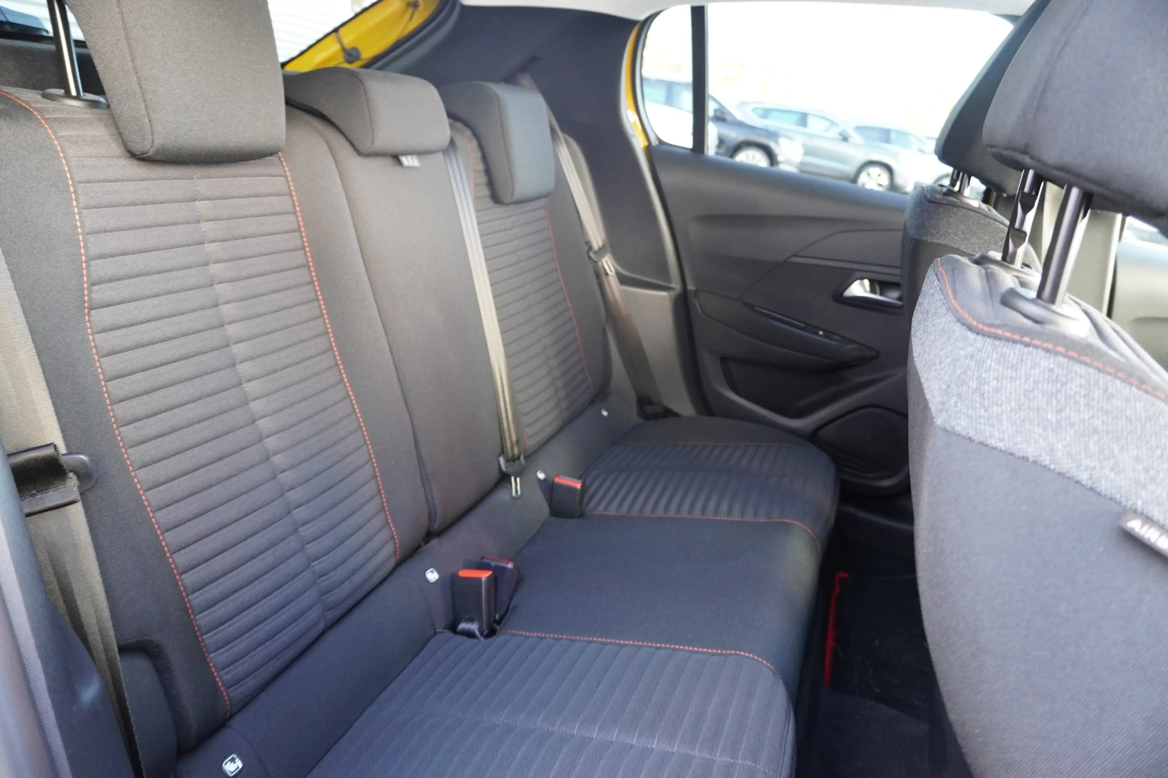 Peugeot e-208 Active Pack Aut. LED Tempomat PDC DAB — photo 13
