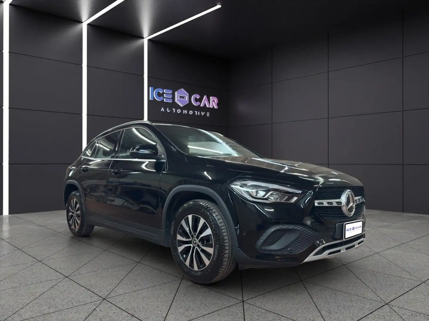Mercedes-Benz GLA 250 e hybrid EQ Sport Nero - 2