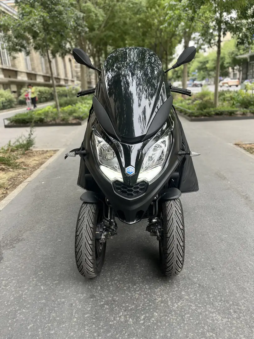 Piaggio MP3 300 Noir - 1
