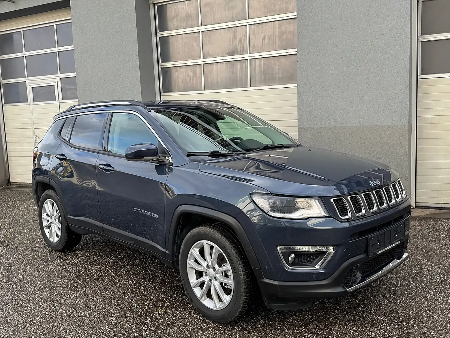 Jeep Compass 1.3 PHEV AT 4x4 Limited Aut. Blau - 2