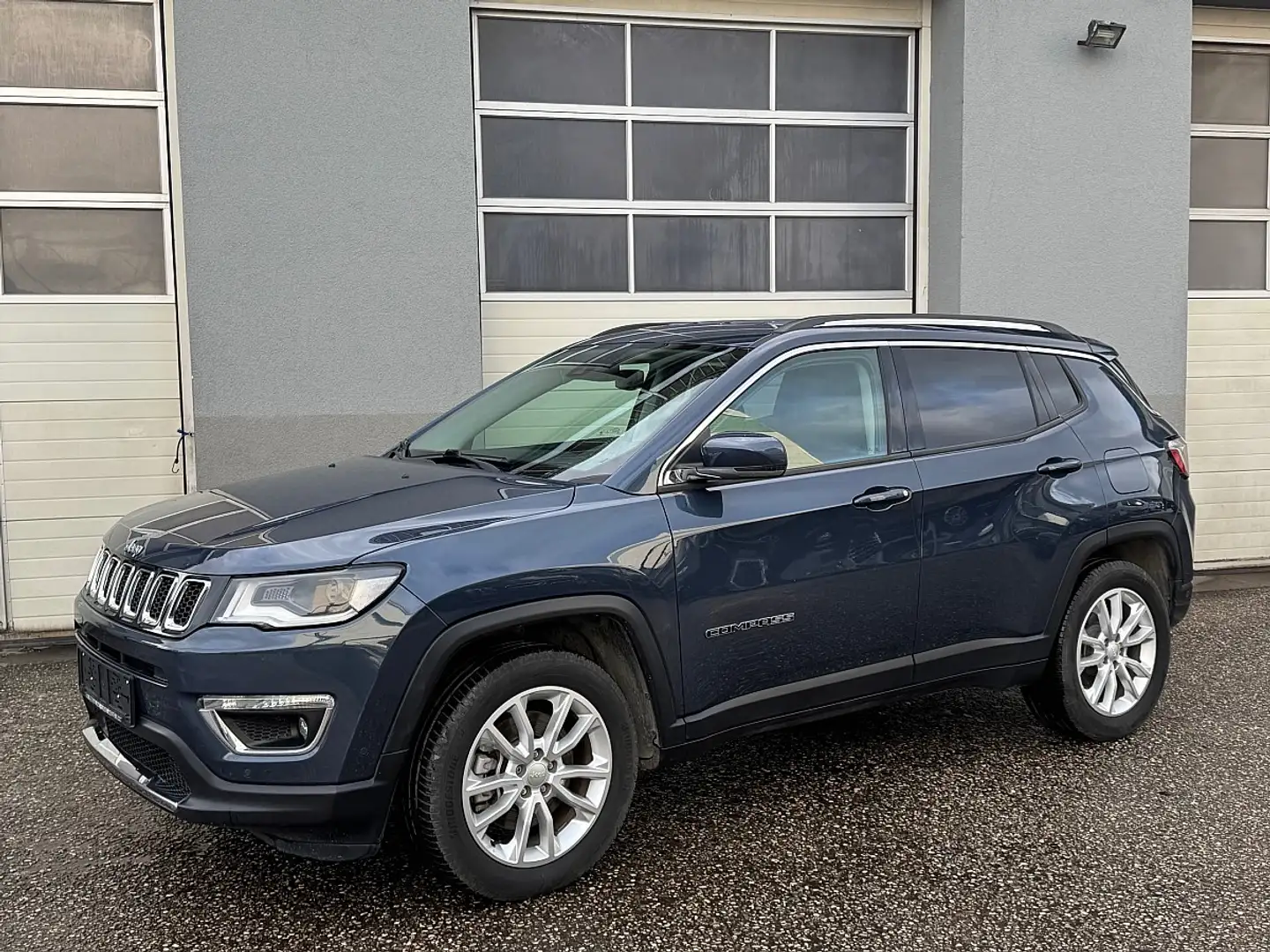 Jeep Compass 1.3 PHEV AT 4x4 Limited Aut. Blau - 1