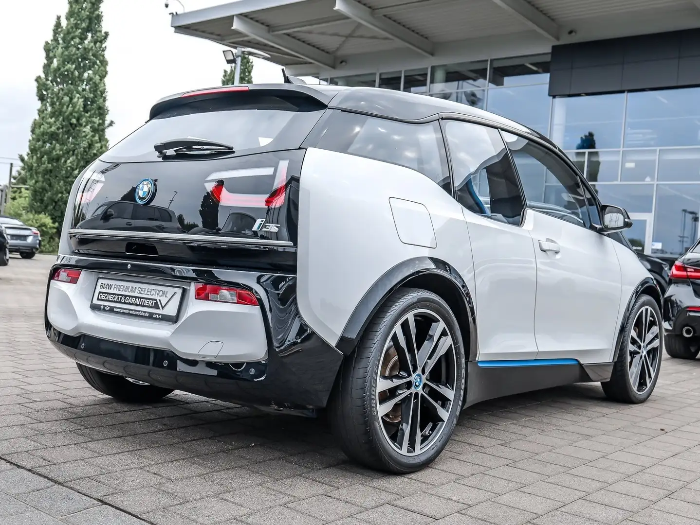 BMW i3 s 120 RFK NAVI Standh. LED PDC V+H DAB Klima Weiß - 2