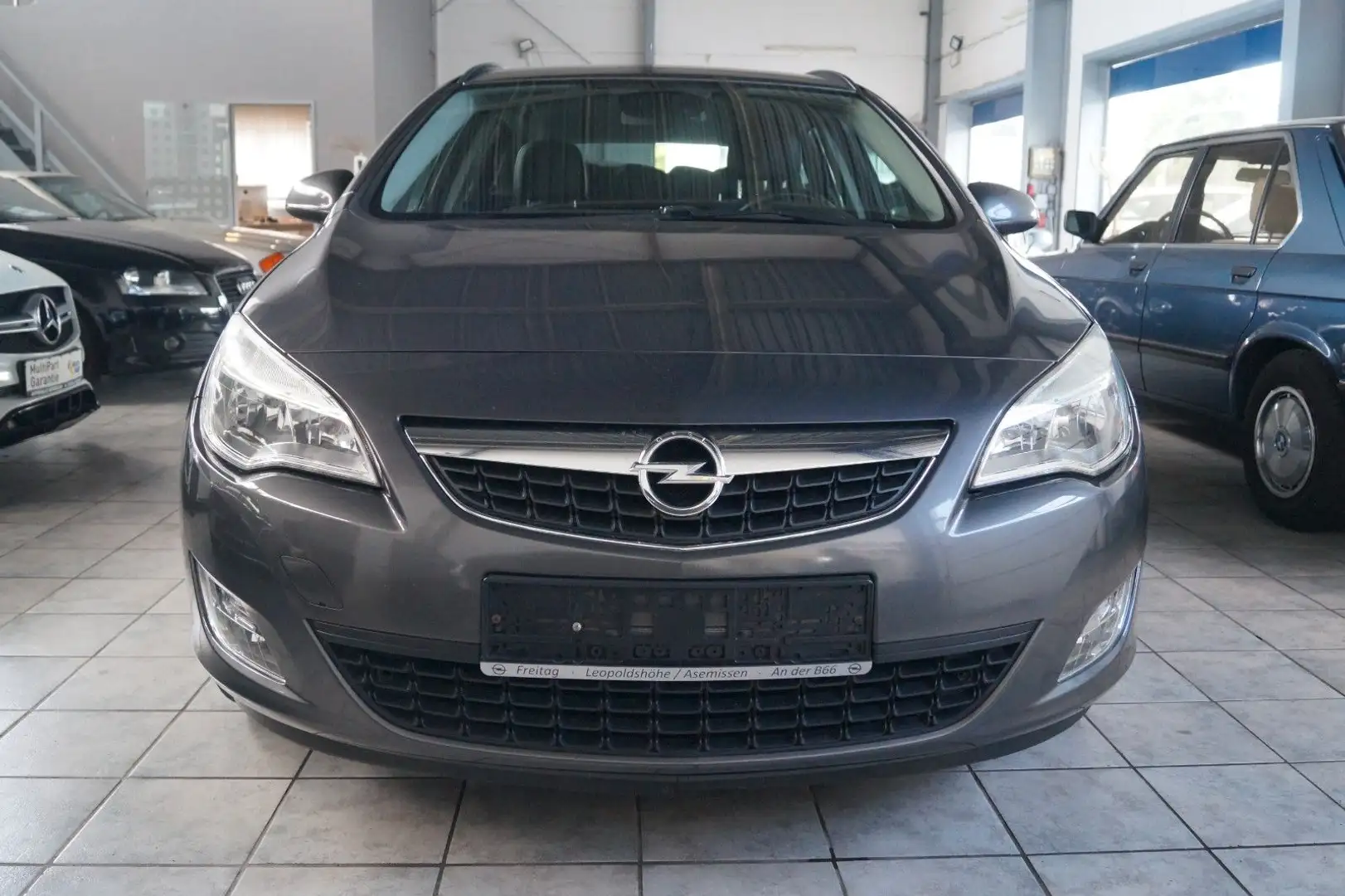 Opel Astra 1.7 J Sports Tourer 150 Jahre Grijs - 2
