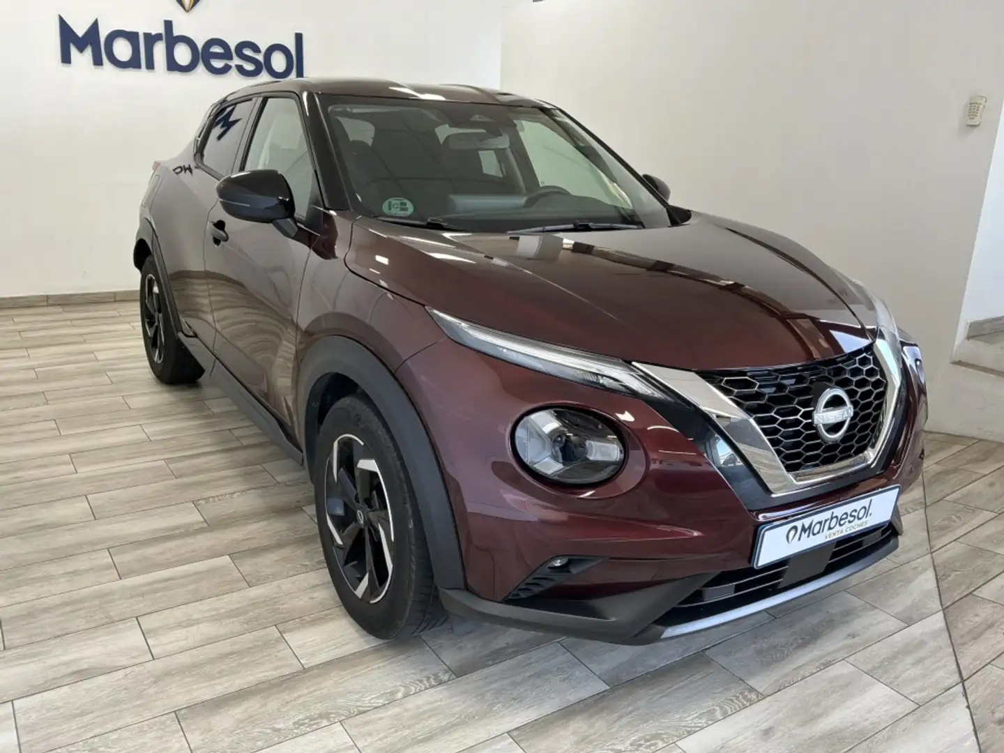 Nissan Juke 1.0 DIG-T Acenta 4x2 DCT 7 114 Burdeos - 2