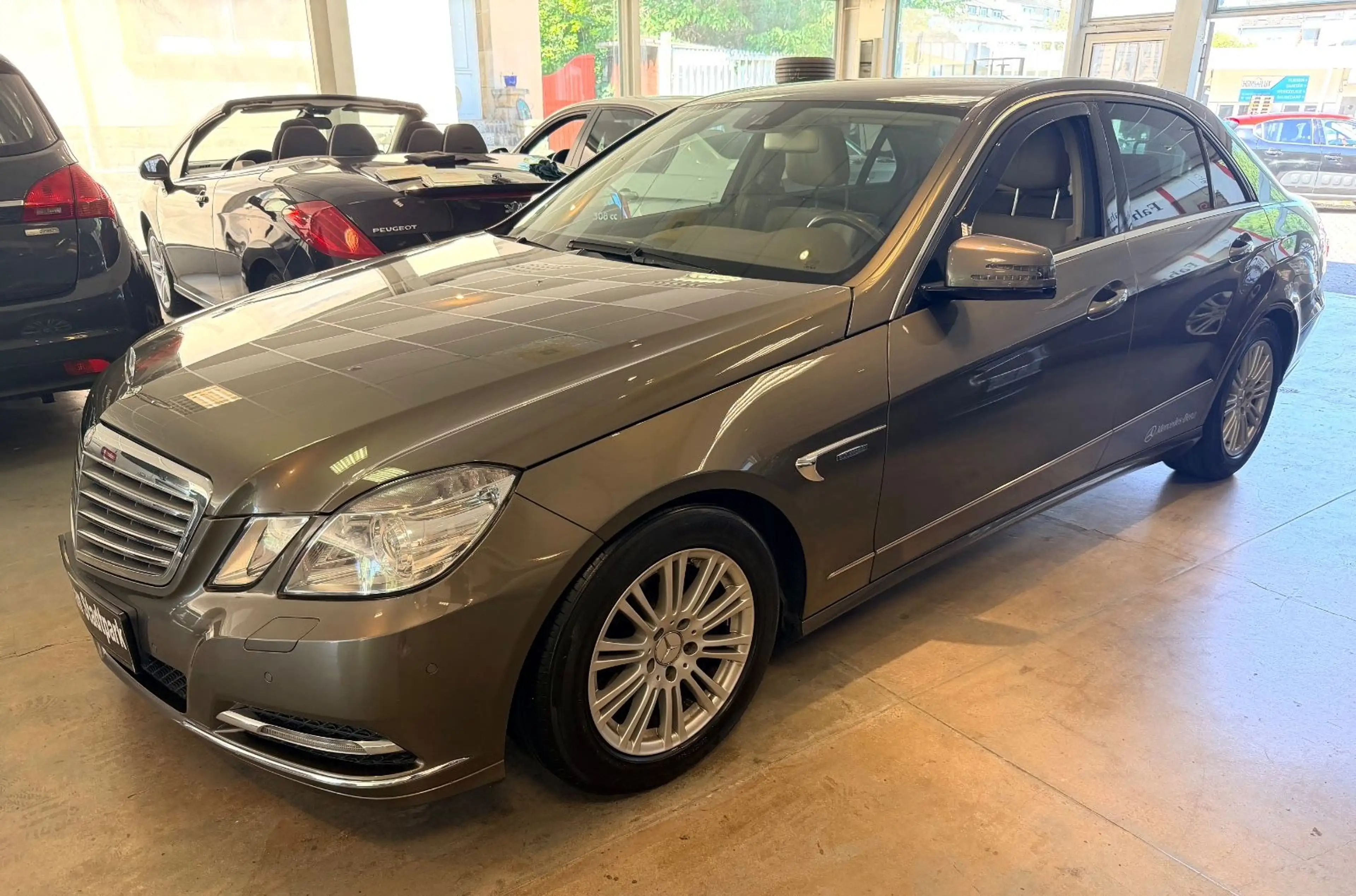 Mercedes-Benz E 250 CDI Elegance Leder-Navi-Xenon-Top Zustand — photo 5