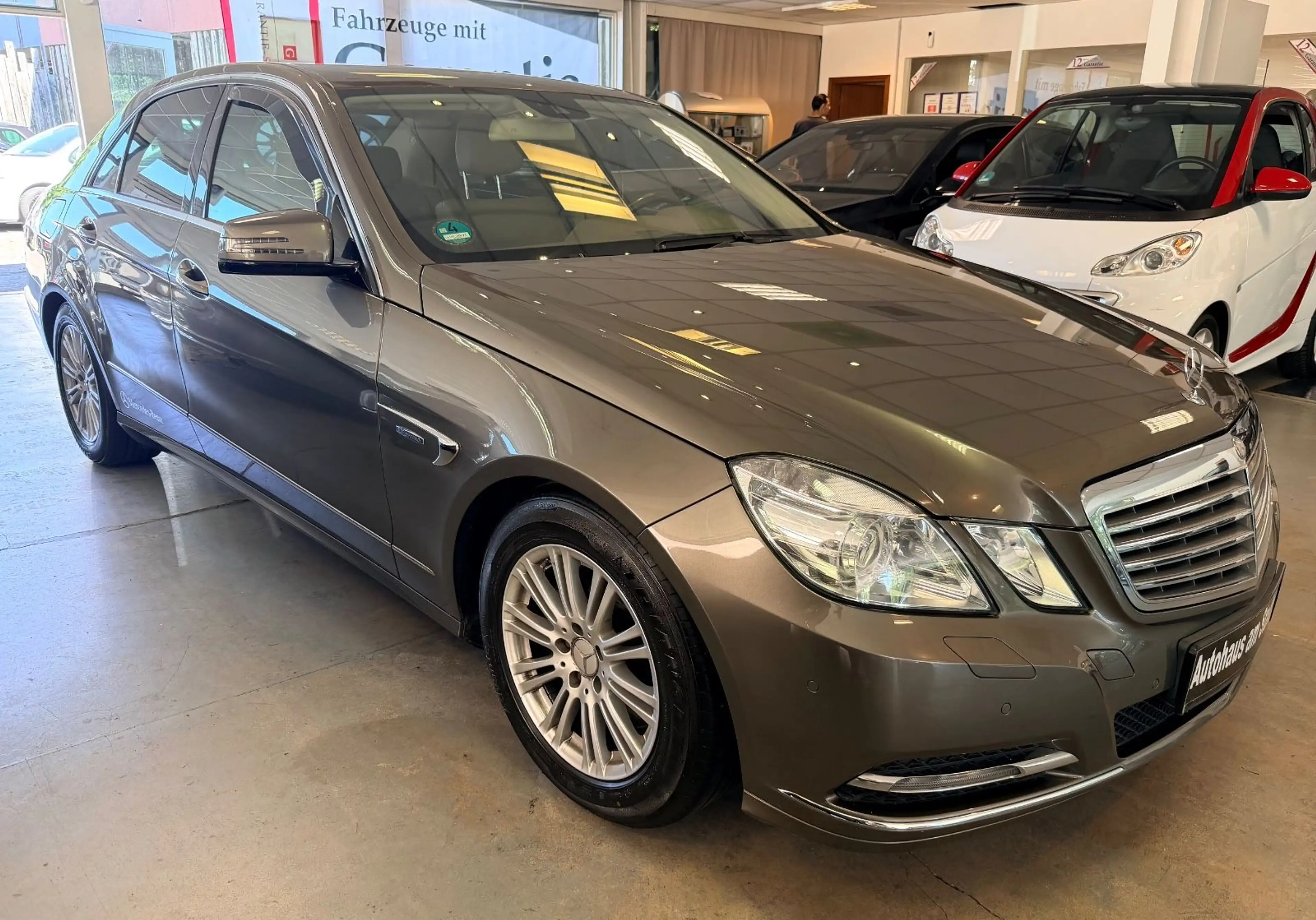 Mercedes-Benz E 250 CDI Elegance Leder-Navi-Xenon-Top Zustand
