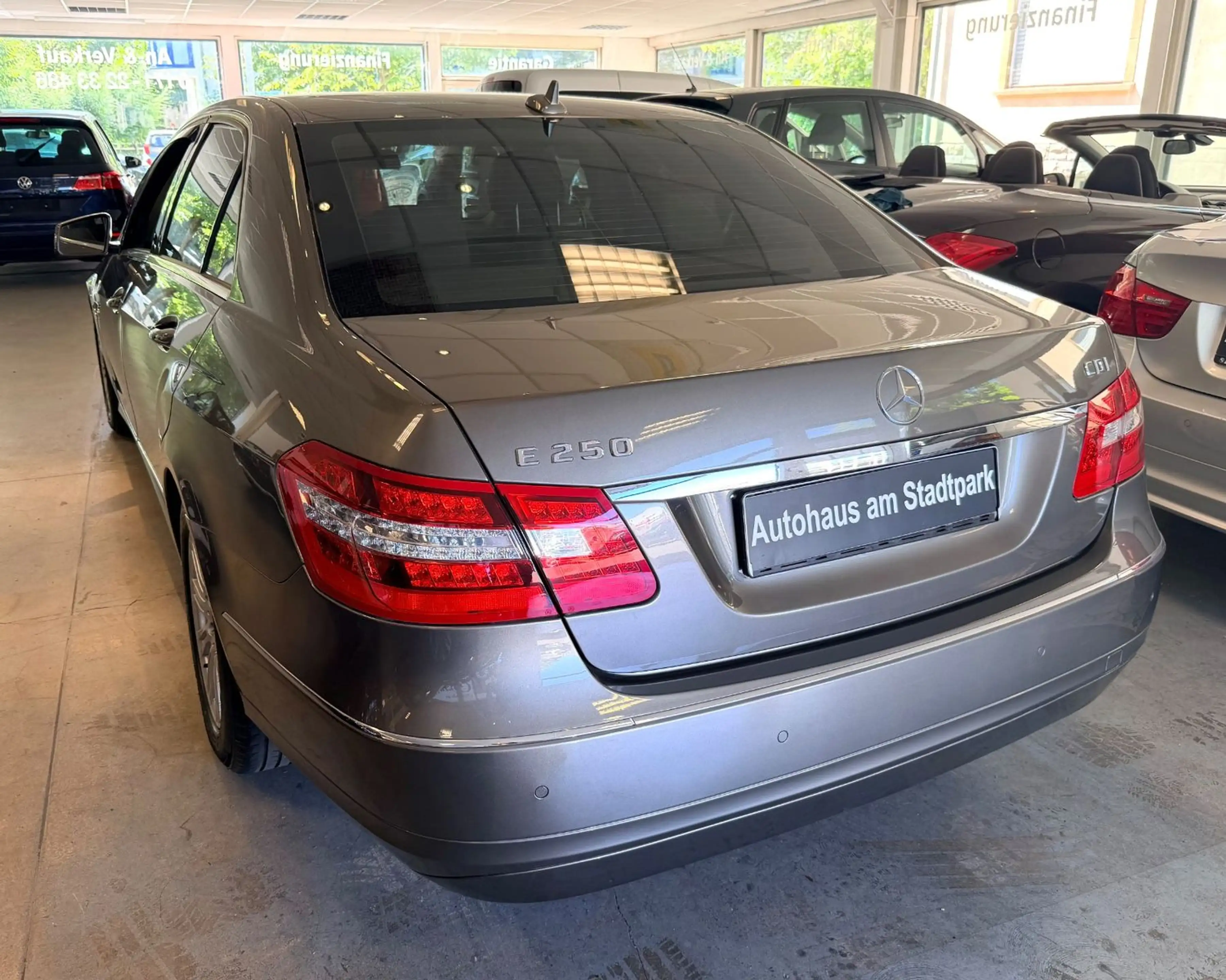 Mercedes-Benz E 250 CDI Elegance Leder-Navi-Xenon-Top Zustand — photo 7