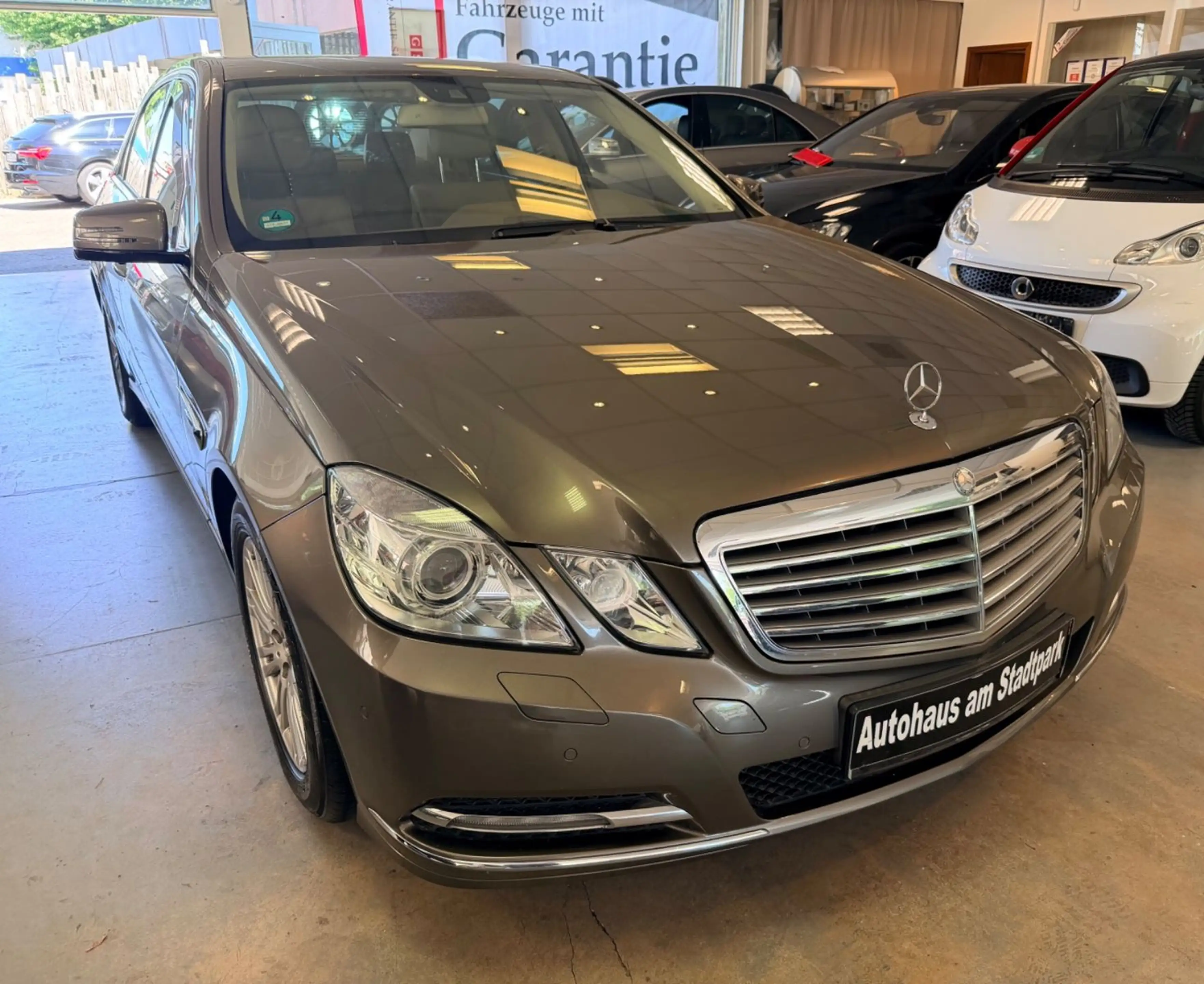 Mercedes-Benz E 250 CDI Elegance Leder-Navi-Xenon-Top Zustand — photo 2
