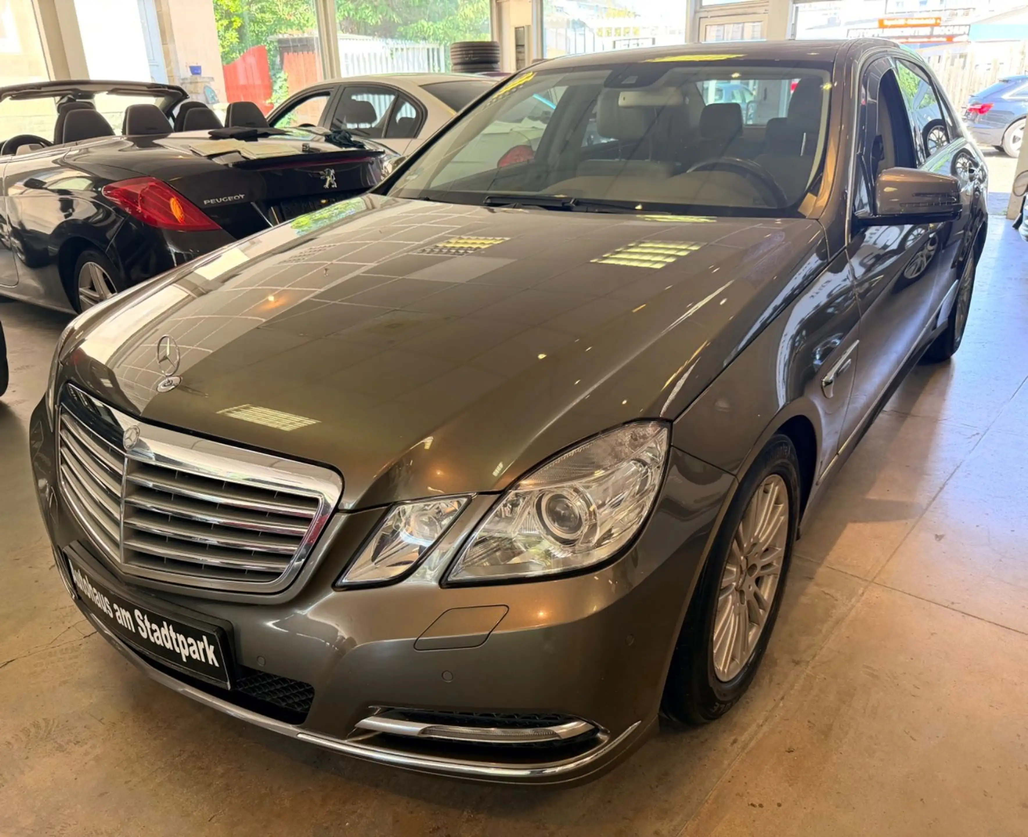Mercedes-Benz E 250 CDI Elegance Leder-Navi-Xenon-Top Zustand — photo 4