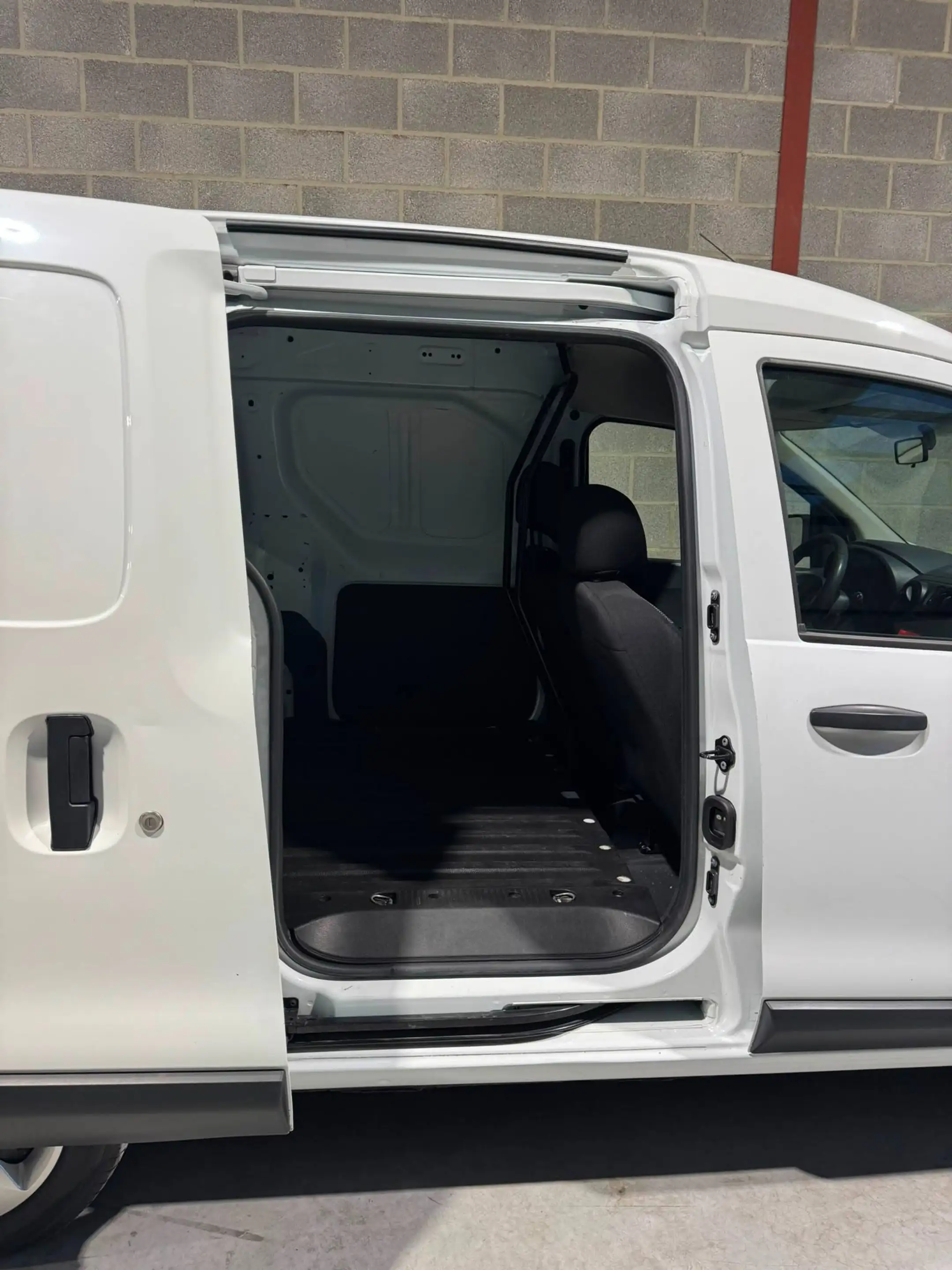 Dacia Dokker 1.5 dCi Work Edition S/S (EU6.2) — photo 11
