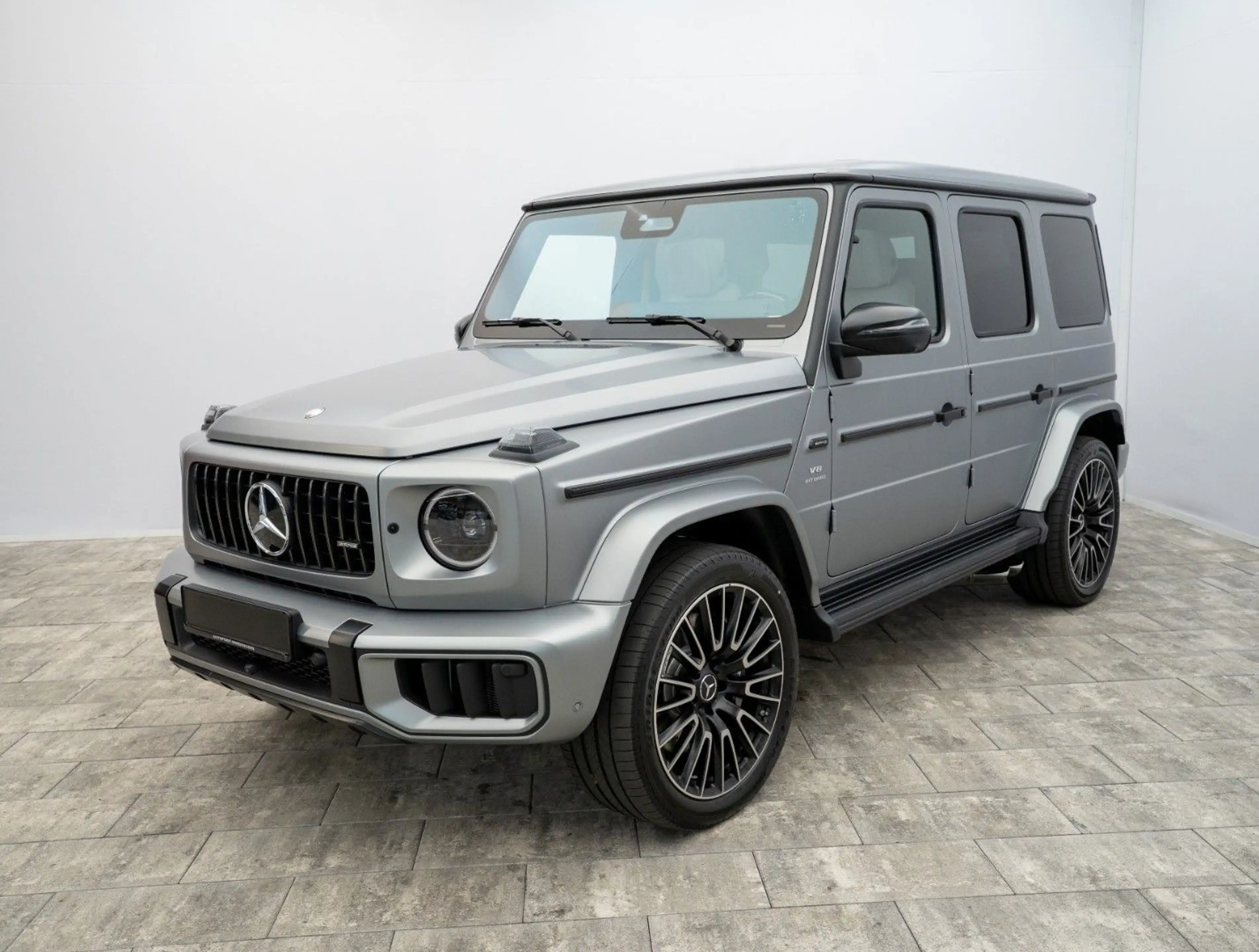 Mercedes-Benz G 63 AMG G63 AMG °2027°Superoir°Night°A22°Carbon° — photo 2