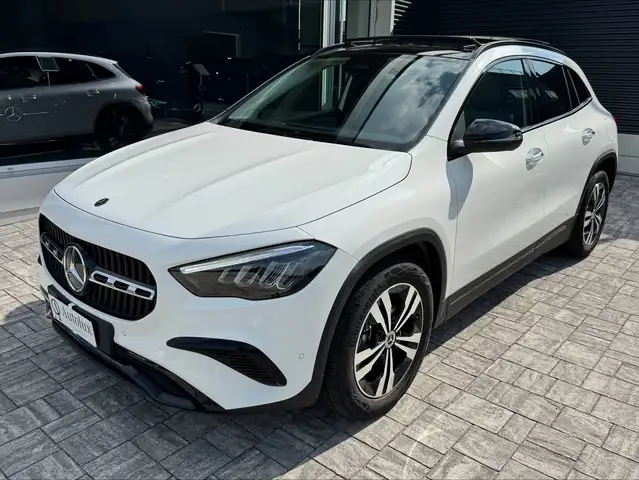 Mercedes-Benz GLA 180 GLA 180 Progressive Advanced Plus auto