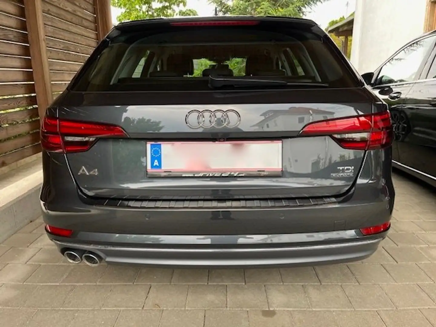 Audi A4 Avant 2,0 TDI quattro S-tronic Grau - 2