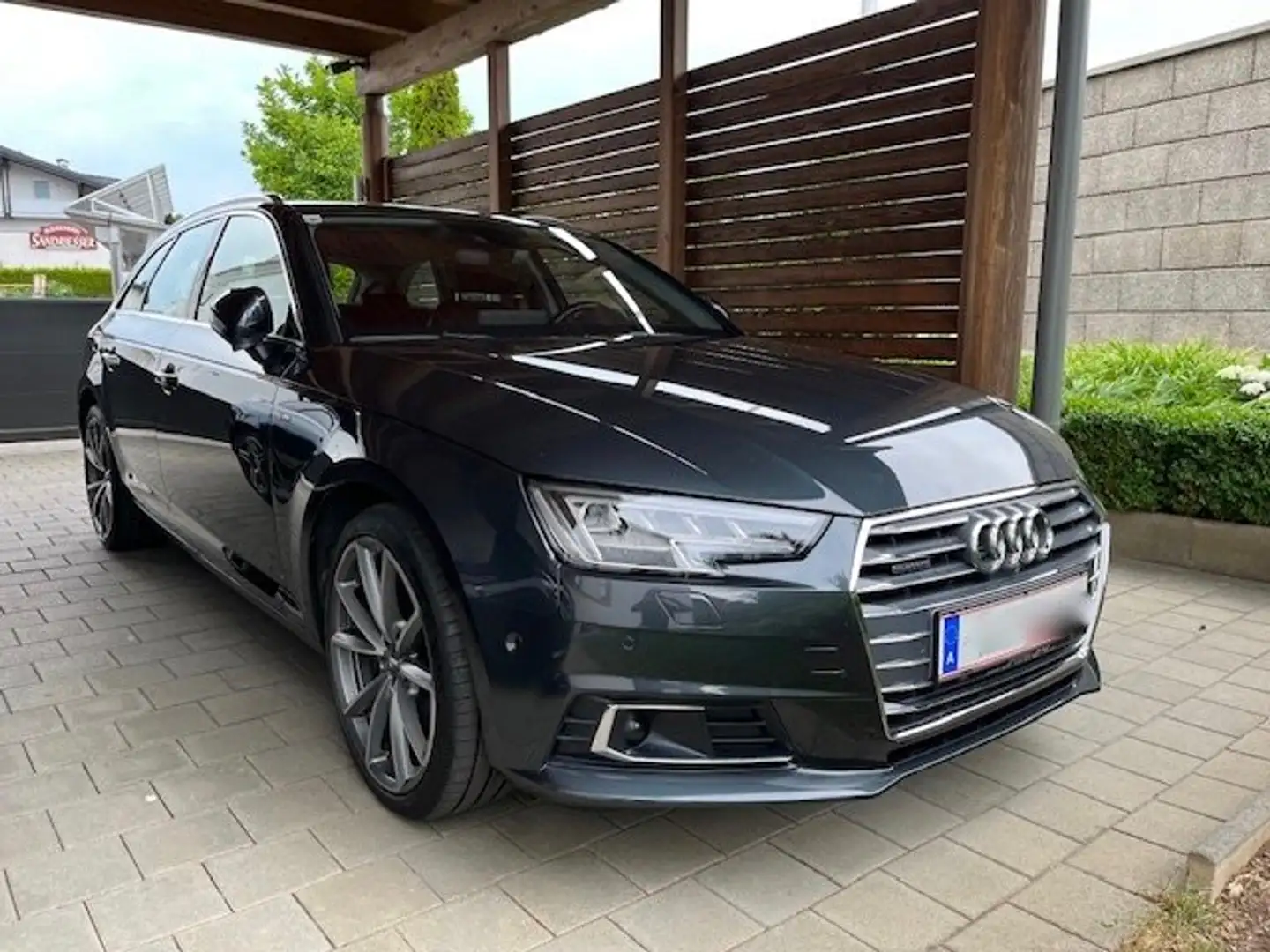 Audi A4 Avant 2,0 TDI quattro S-tronic Grau - 1