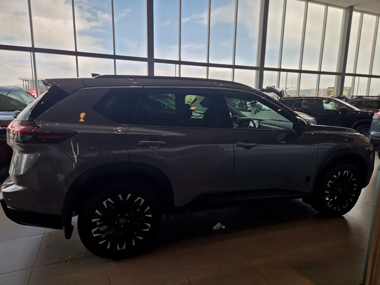 Nissan Rogue снимка Nissan Rogue