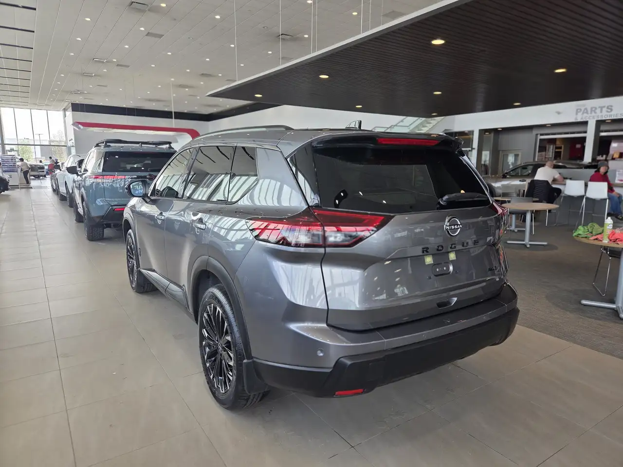 Nissan Rogue снимка Nissan Rogue