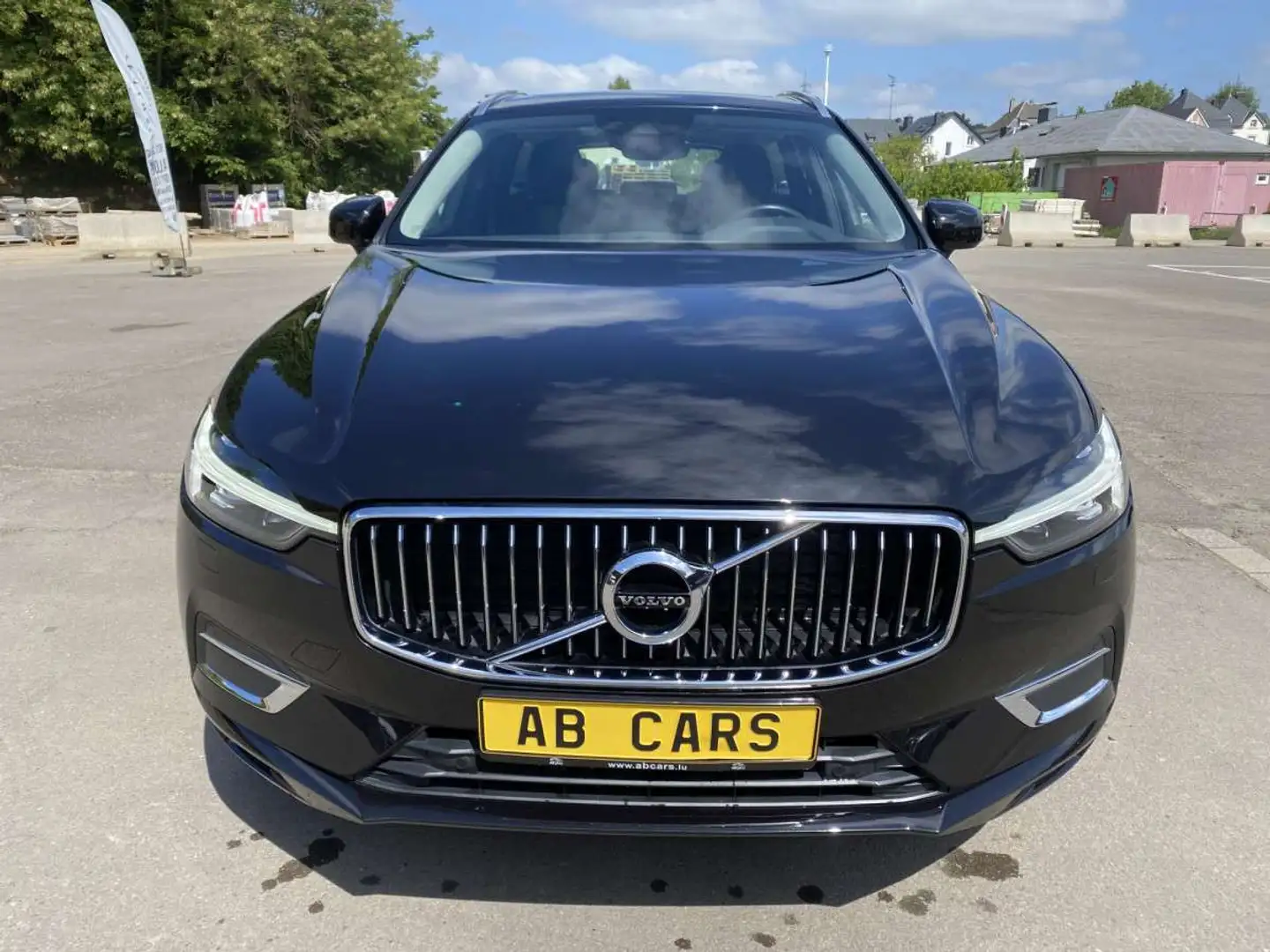 Volvo XC60 B4 D 197cv  Inscription Pano ACC Cuir AHK  Keyless Noir - 2
