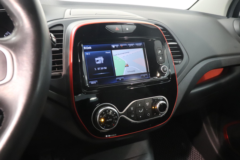 Renault Captur 1.2 TCe Intens | Camera | BOSE | Climate control | — photo 10