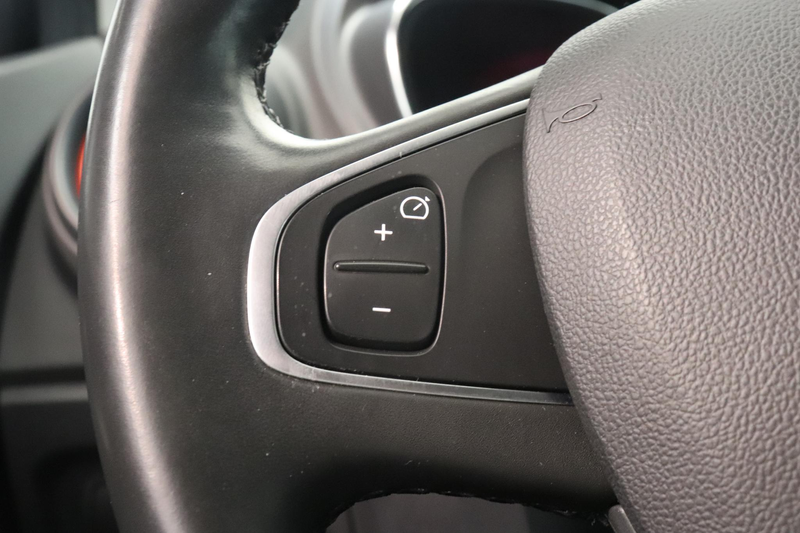 Renault Captur 1.2 TCe Intens | Camera | BOSE | Climate control | — photo 21