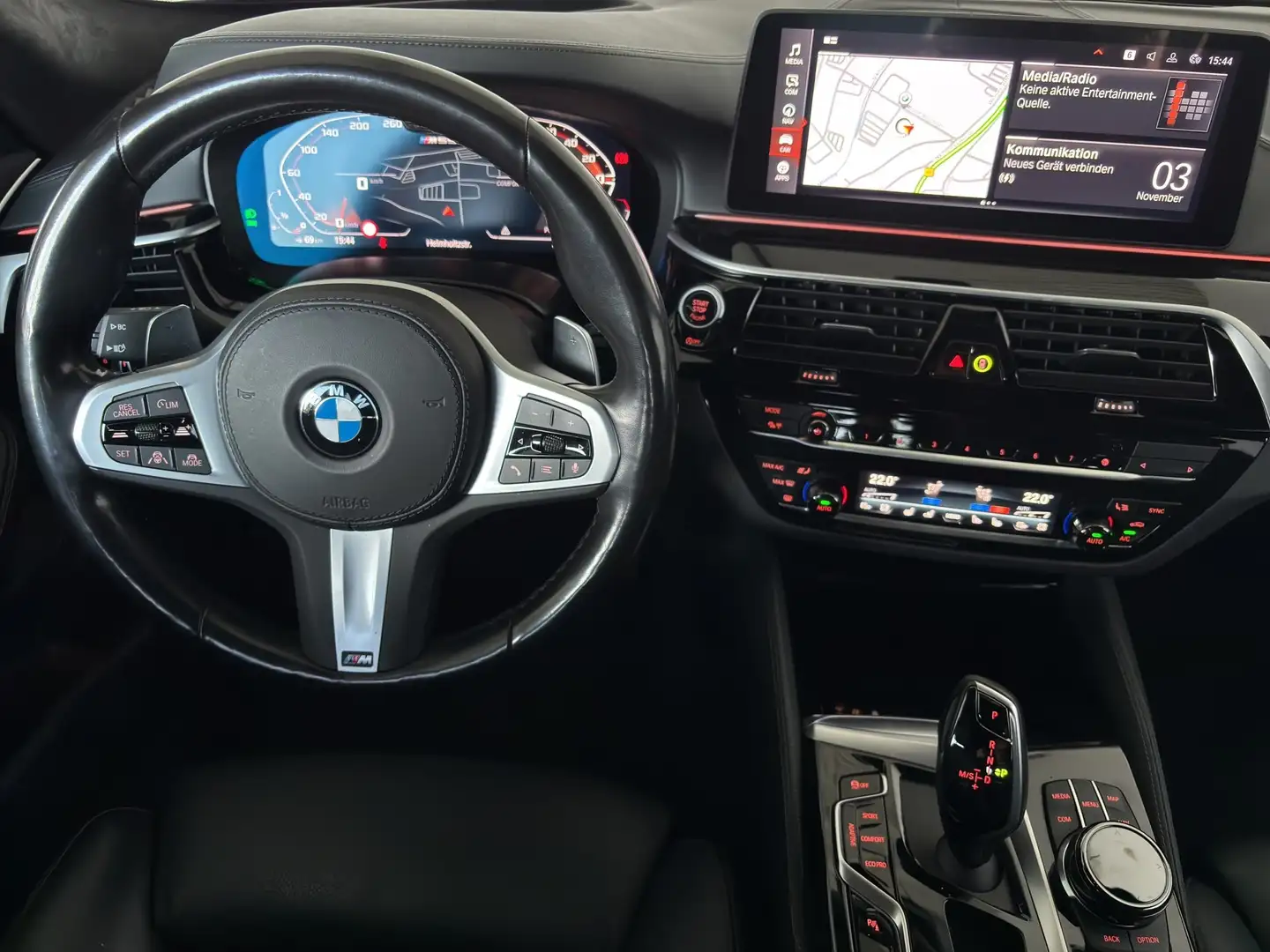 BMW M550 i xDrive AHK/SHZ/MASS/LASER/HUD/hk/360/S-LÜF Grau - 2