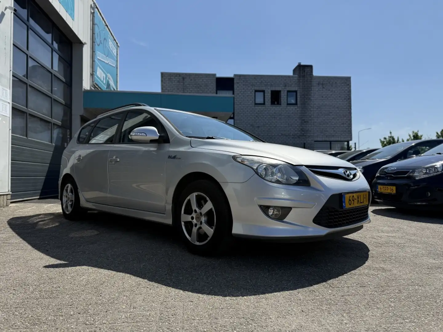 Hyundai i30 Lpg G3 CW 1.6i i-Motion Gri - 2