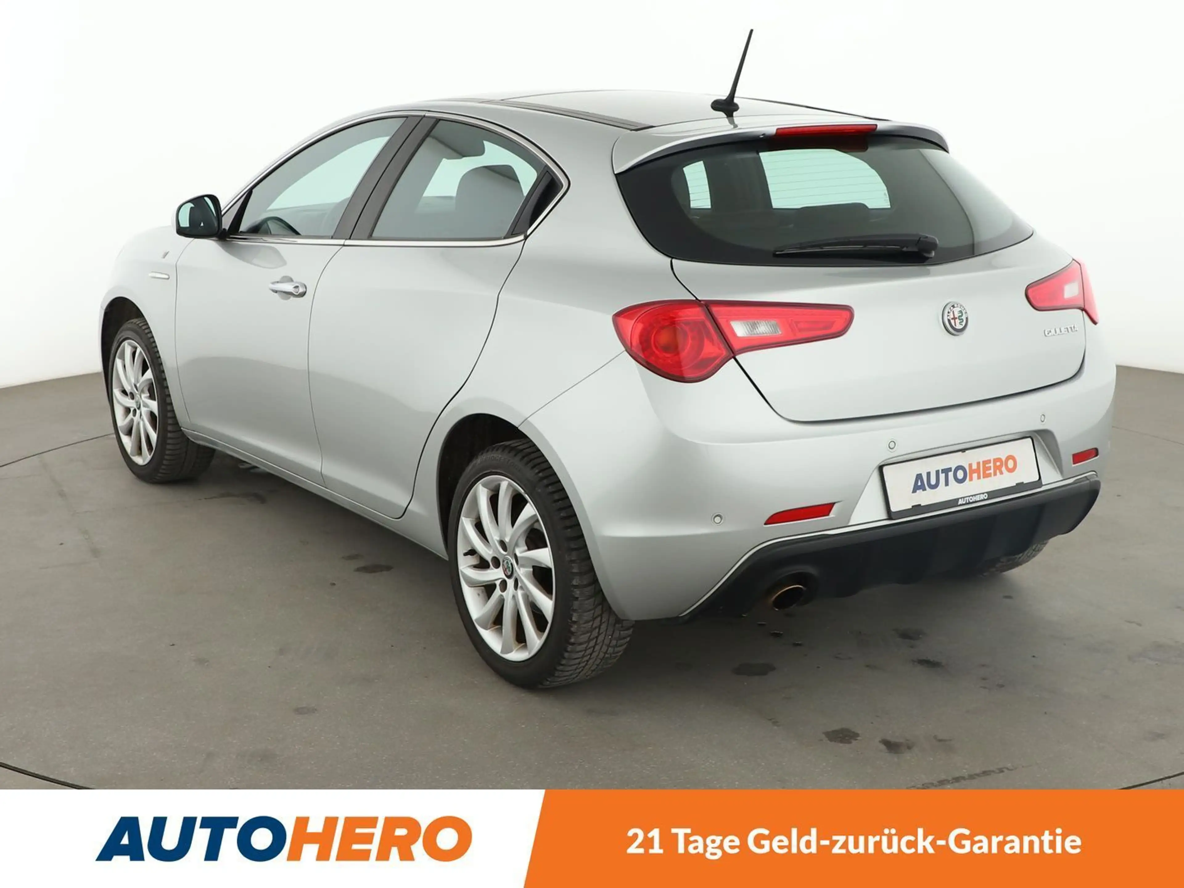 Alfa Romeo Giulietta 1.4 Turbo Super*NAVI*XENON*TEMPO*PDC*SHZ* — photo 4