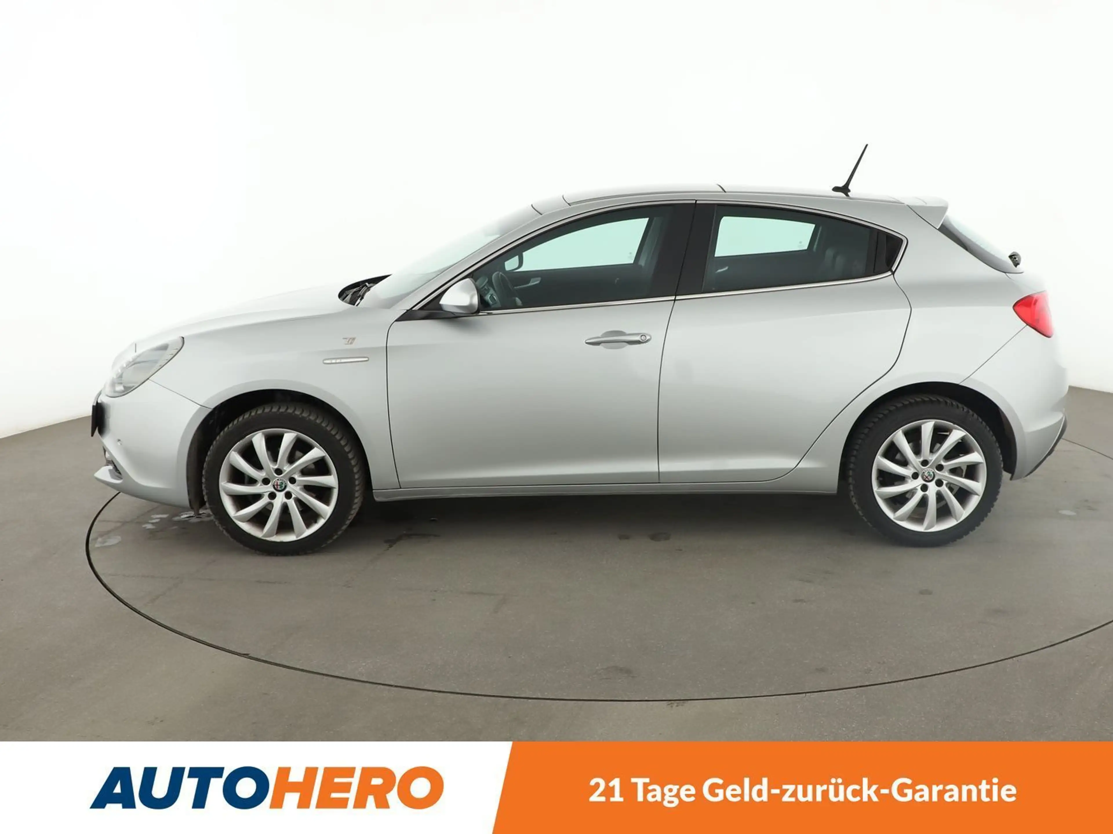 Alfa Romeo Giulietta 1.4 Turbo Super*NAVI*XENON*TEMPO*PDC*SHZ* — photo 3