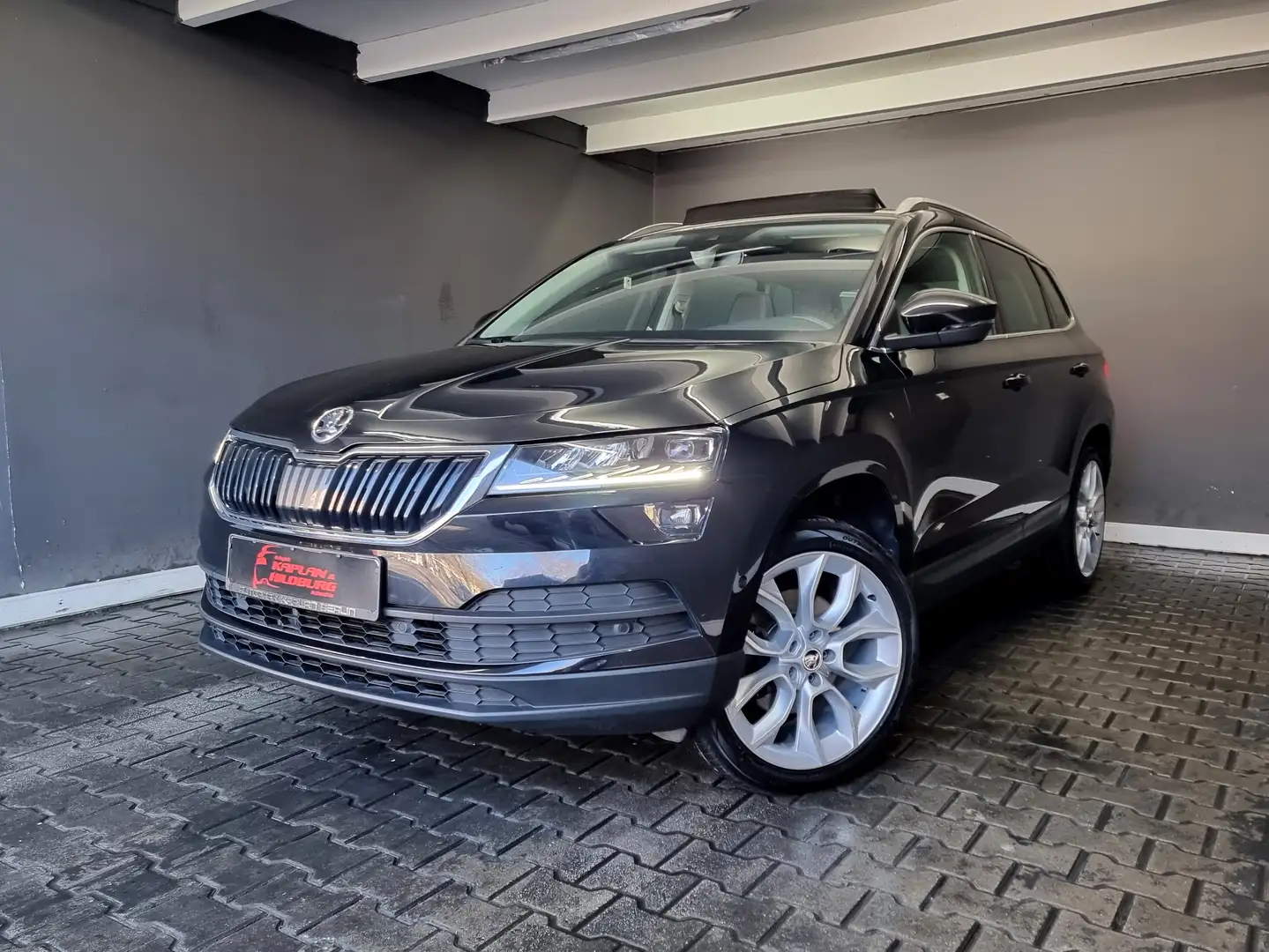 Skoda Karoq 2.0 TDI STYLE 4x4, ACC, PANORAMA,R-KAM,LED, DSG Schwarz - 1