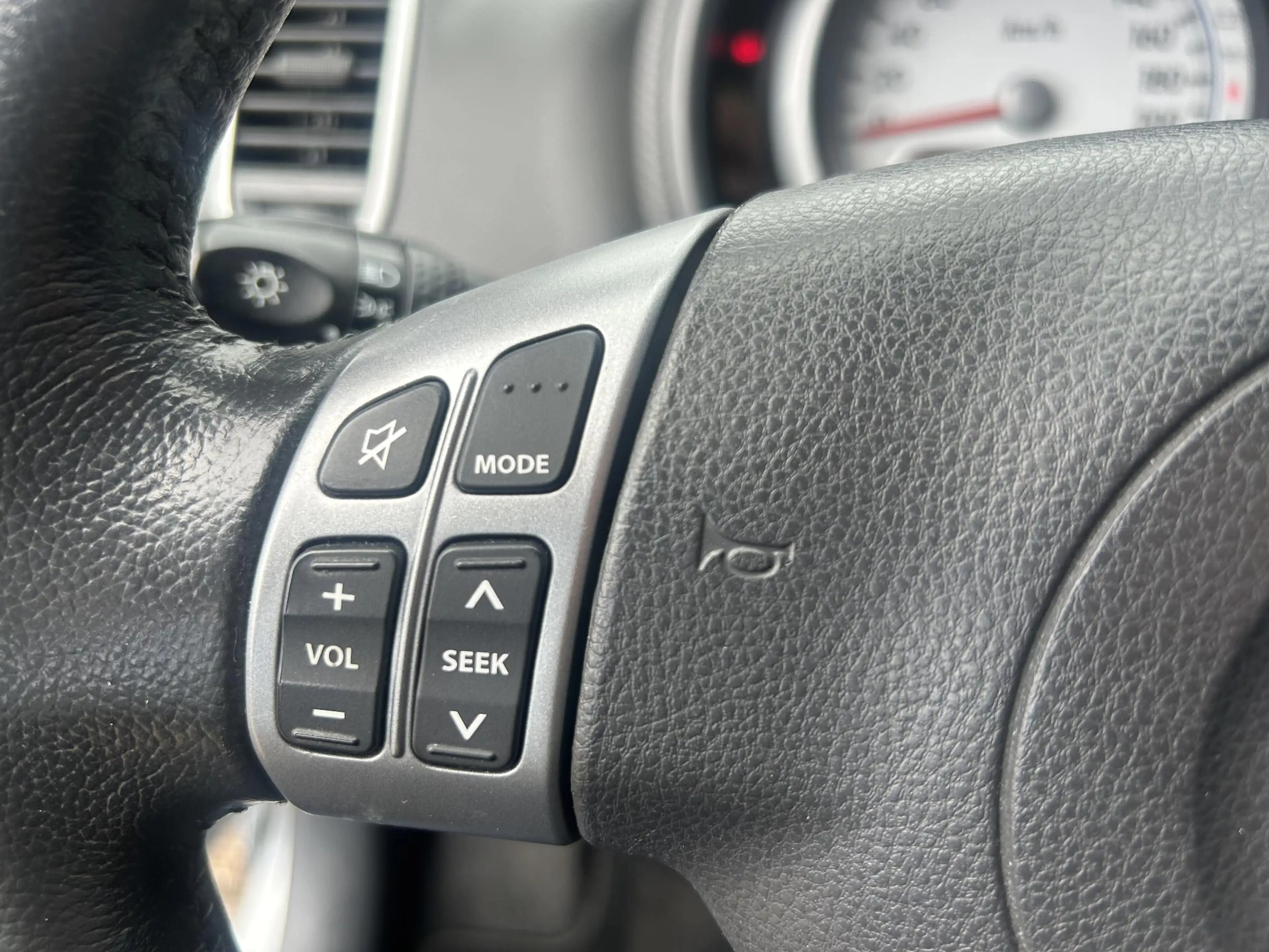 Suzuki Splash 1.0 VVT Comfort — photo 9