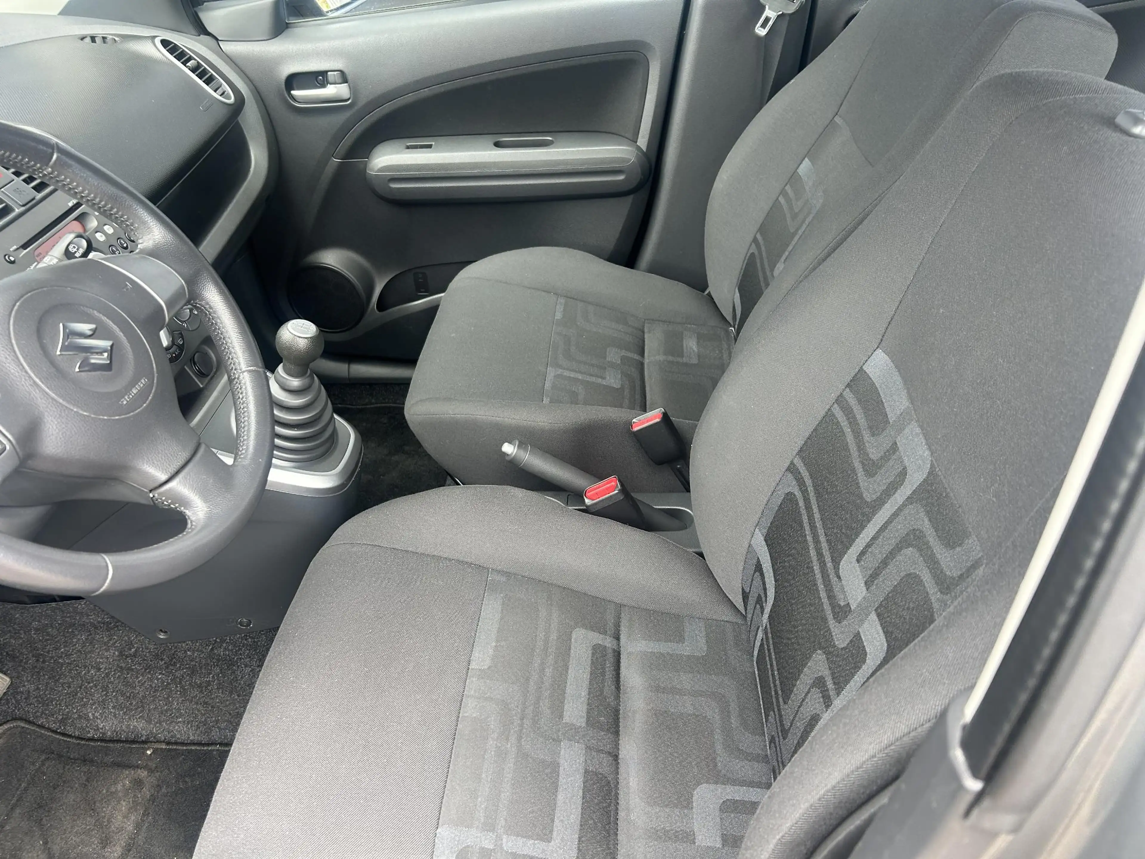 Suzuki Splash 1.0 VVT Comfort — photo 6