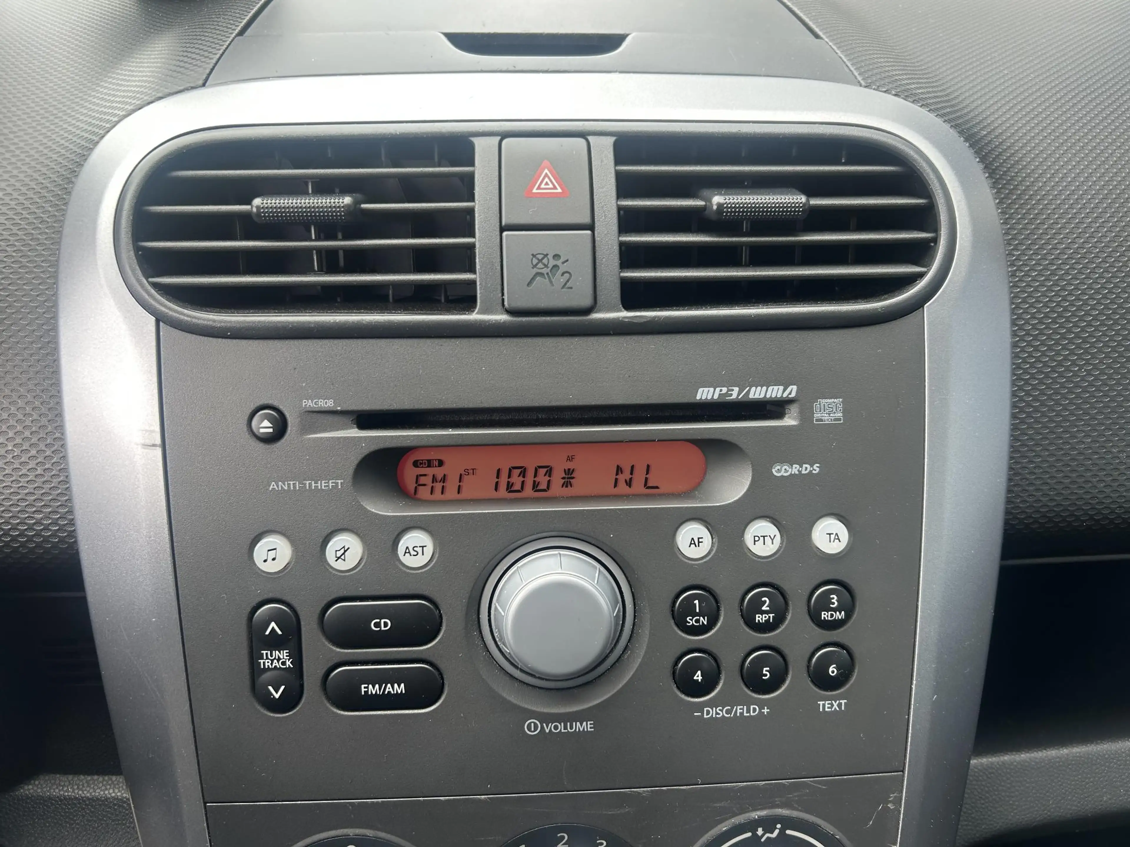 Suzuki Splash 1.0 VVT Comfort — photo 10