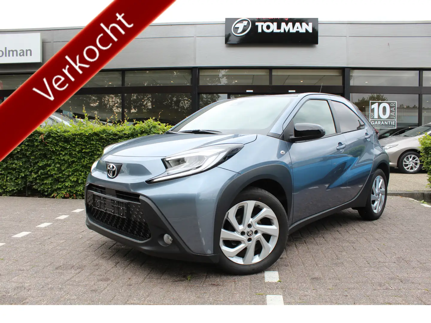 Toyota Aygo X 1.0 VVT-i MT First | Rijklaar | Stoelverw. | LED | Gris - 1