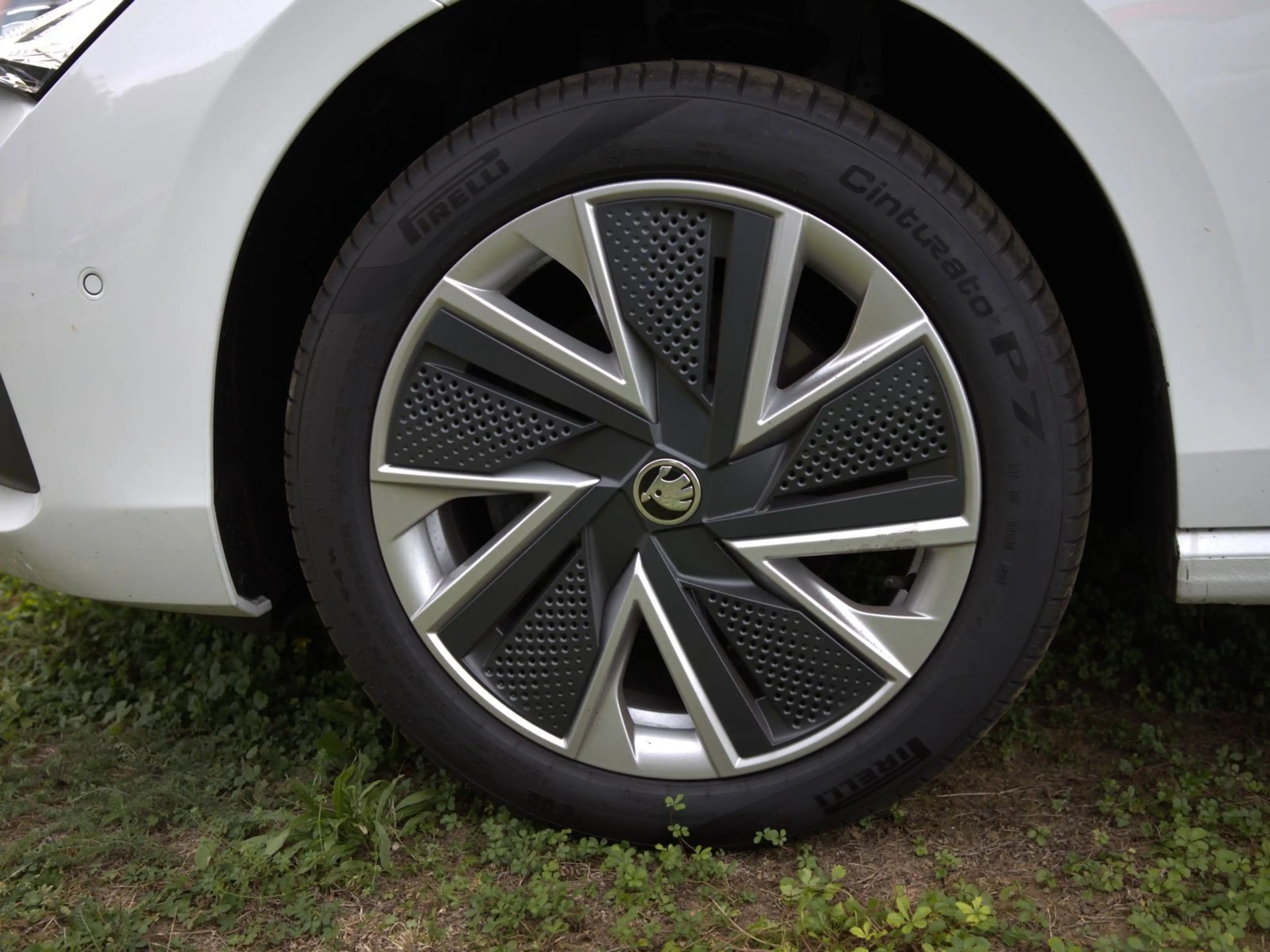 Skoda Superb Combi Selection 2,0TDI DSG 360°Kamera LED — photo 9
