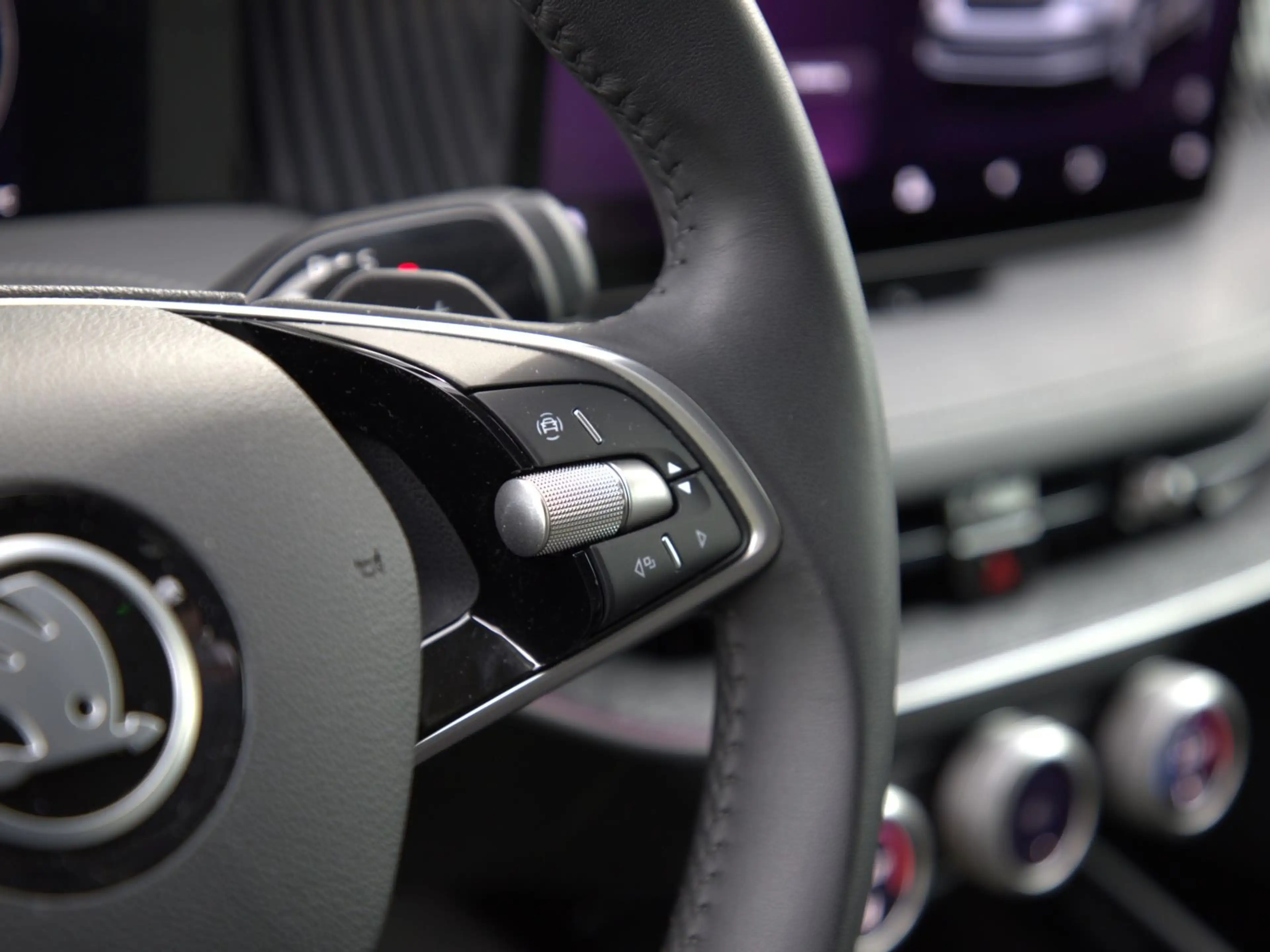 Skoda Superb Combi Selection 2,0TDI DSG 360°Kamera LED — photo 14