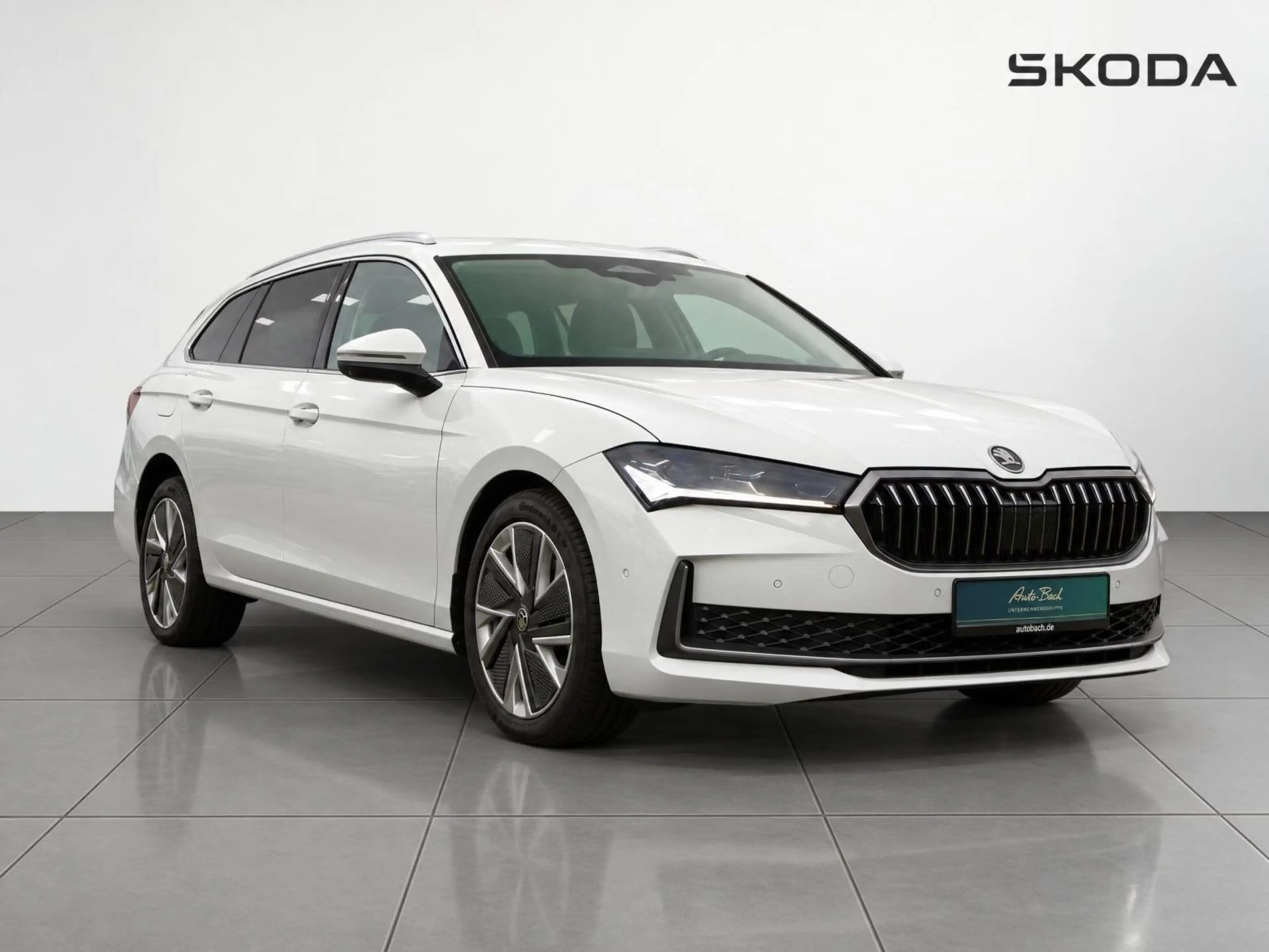 Skoda Superb Combi Selection 2,0TDI DSG 360°Kamera LED — photo 3