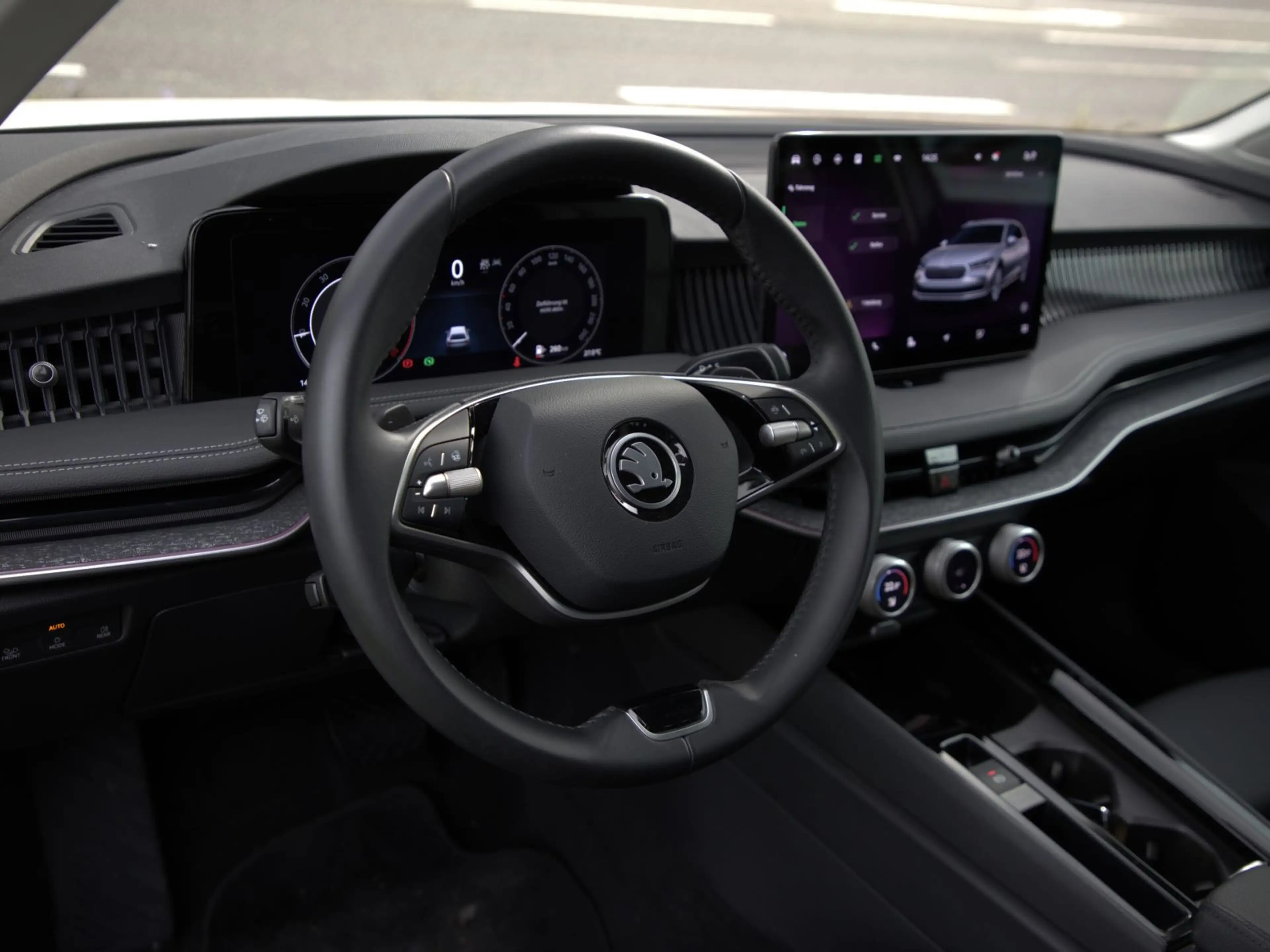 Skoda Superb Combi Selection 2,0TDI DSG 360°Kamera LED — photo 12