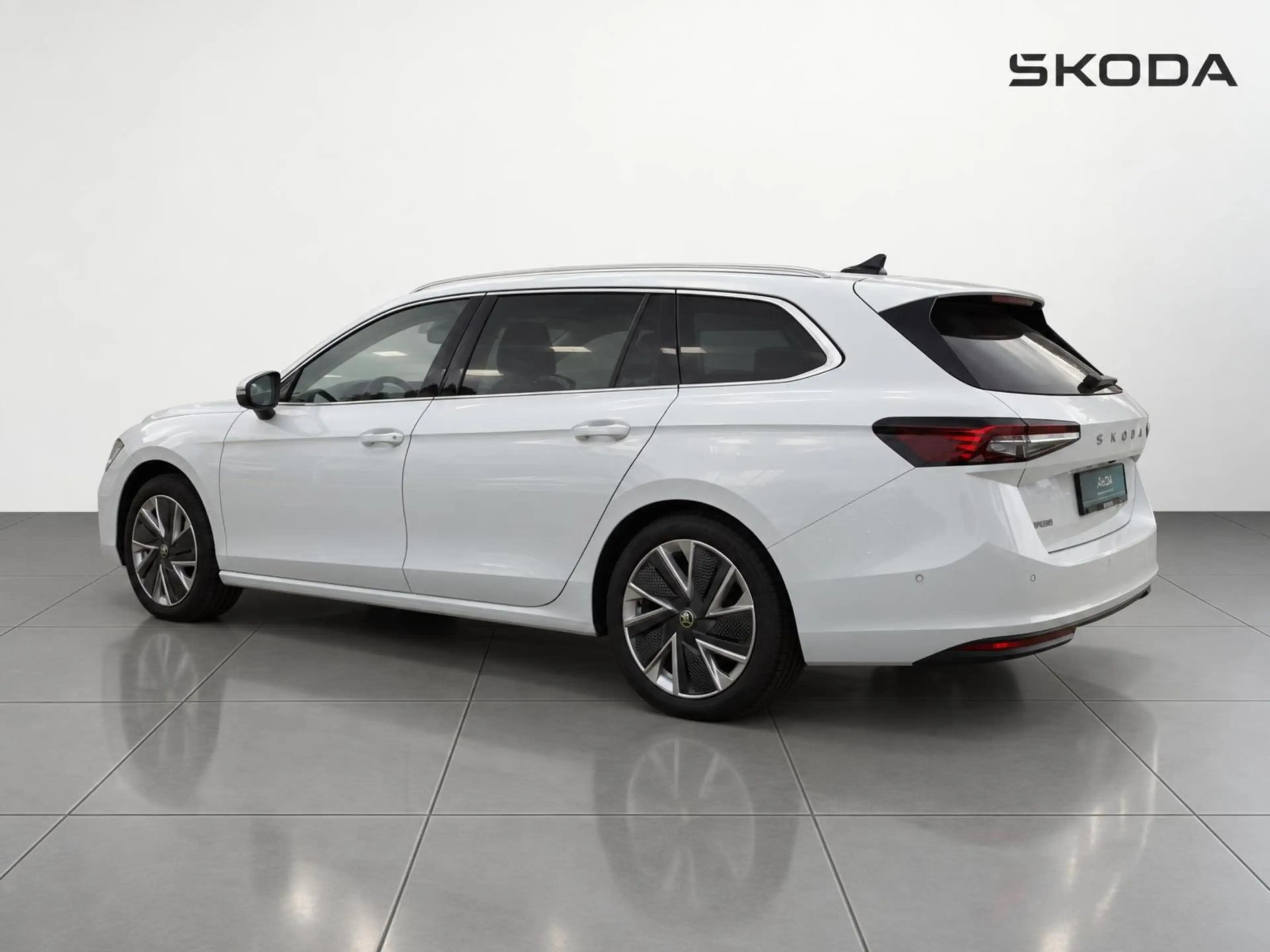 Skoda Superb Combi Selection 2,0TDI DSG 360°Kamera LED — photo 6