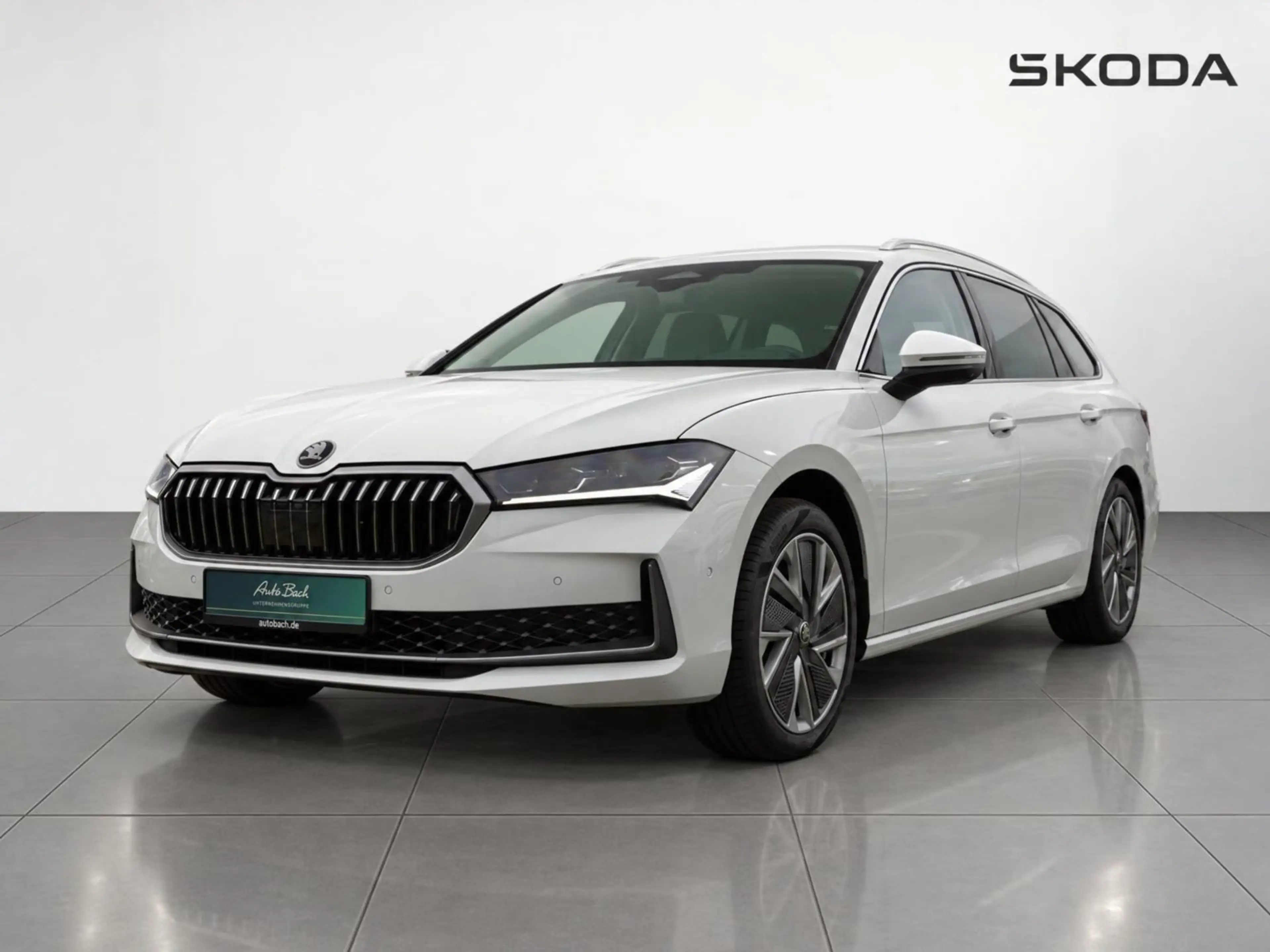 Skoda Superb Combi Selection 2,0TDI DSG 360°Kamera LED