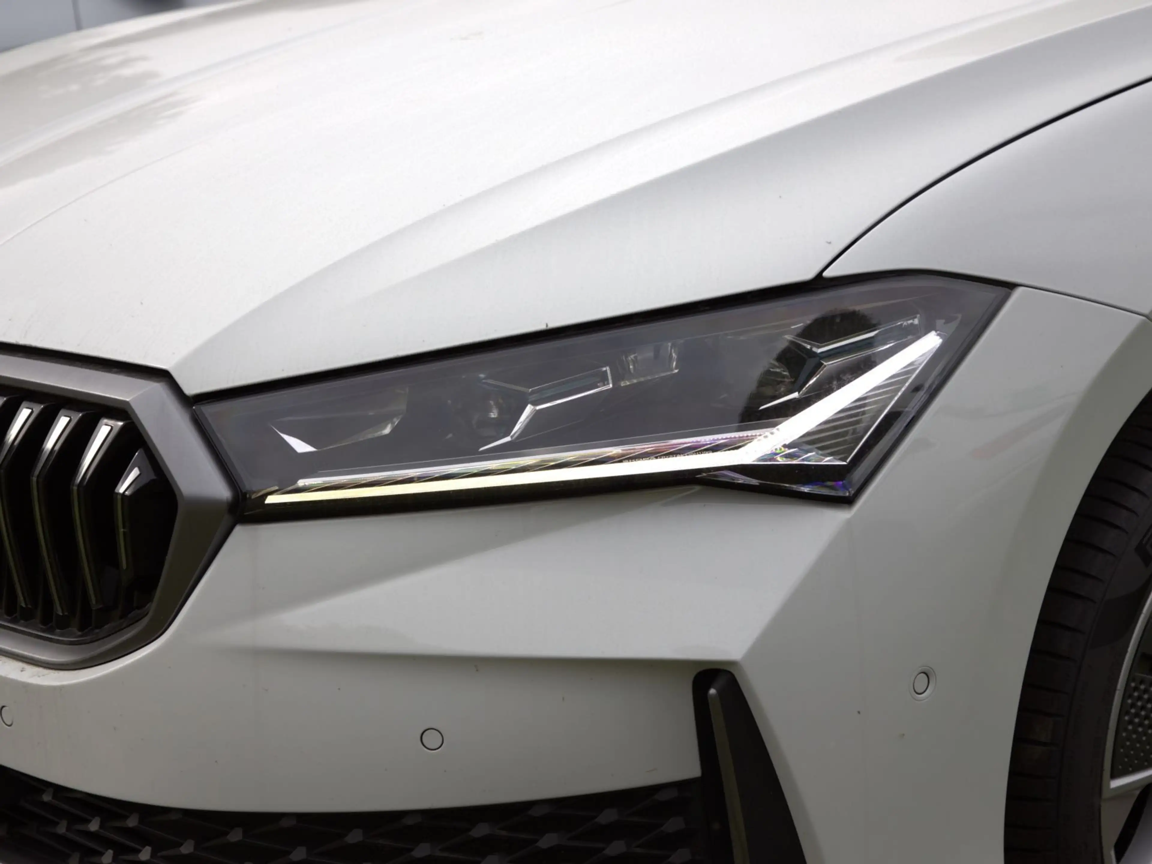 Skoda Superb Combi Selection 2,0TDI DSG 360°Kamera LED — photo 8